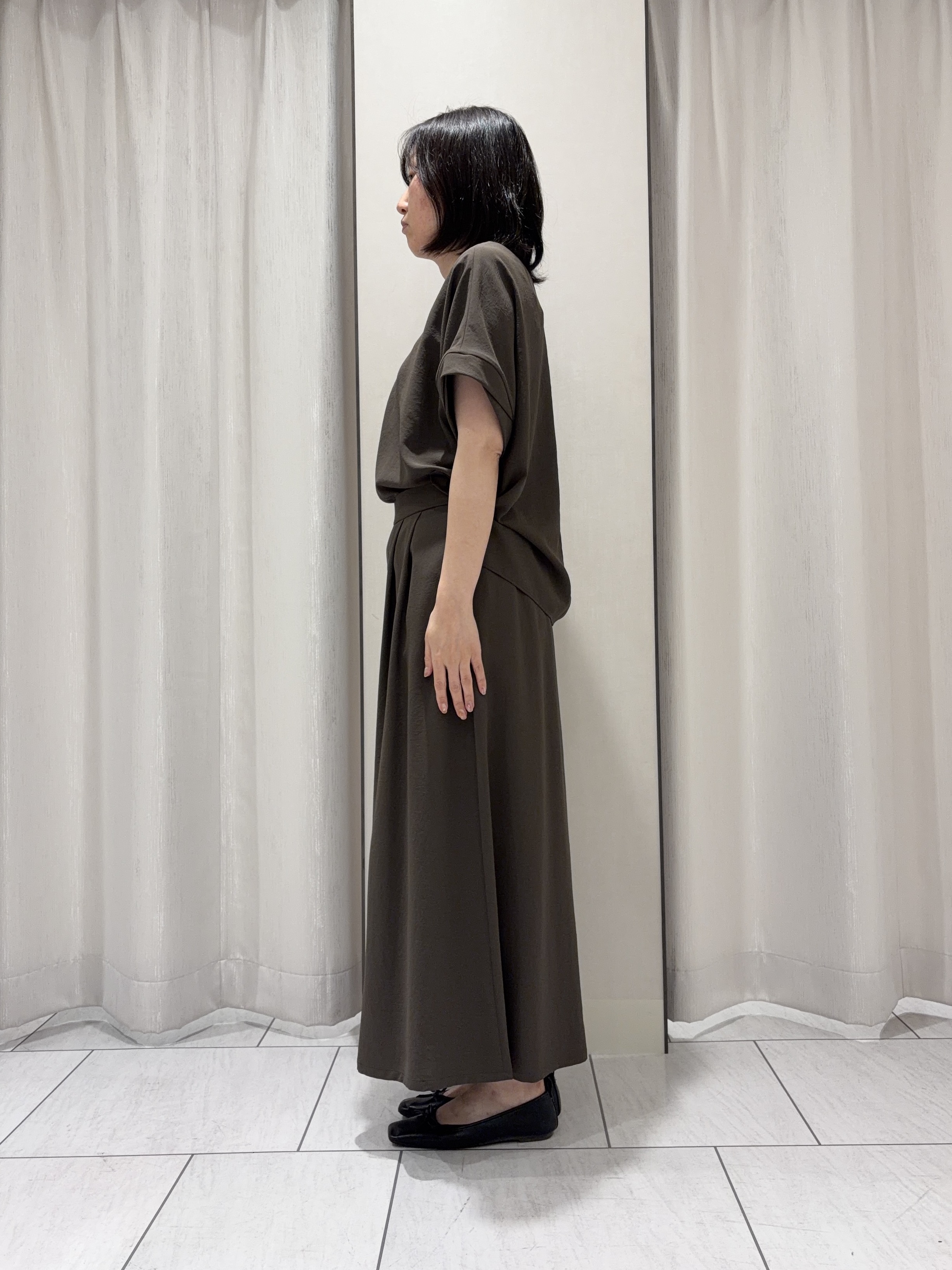 わたなべさんの「UNTITLED｜【セットアップ可/UVカット/前後2WAY】リラクシーフレンチスリーブブラウス」を使ったコーディネート