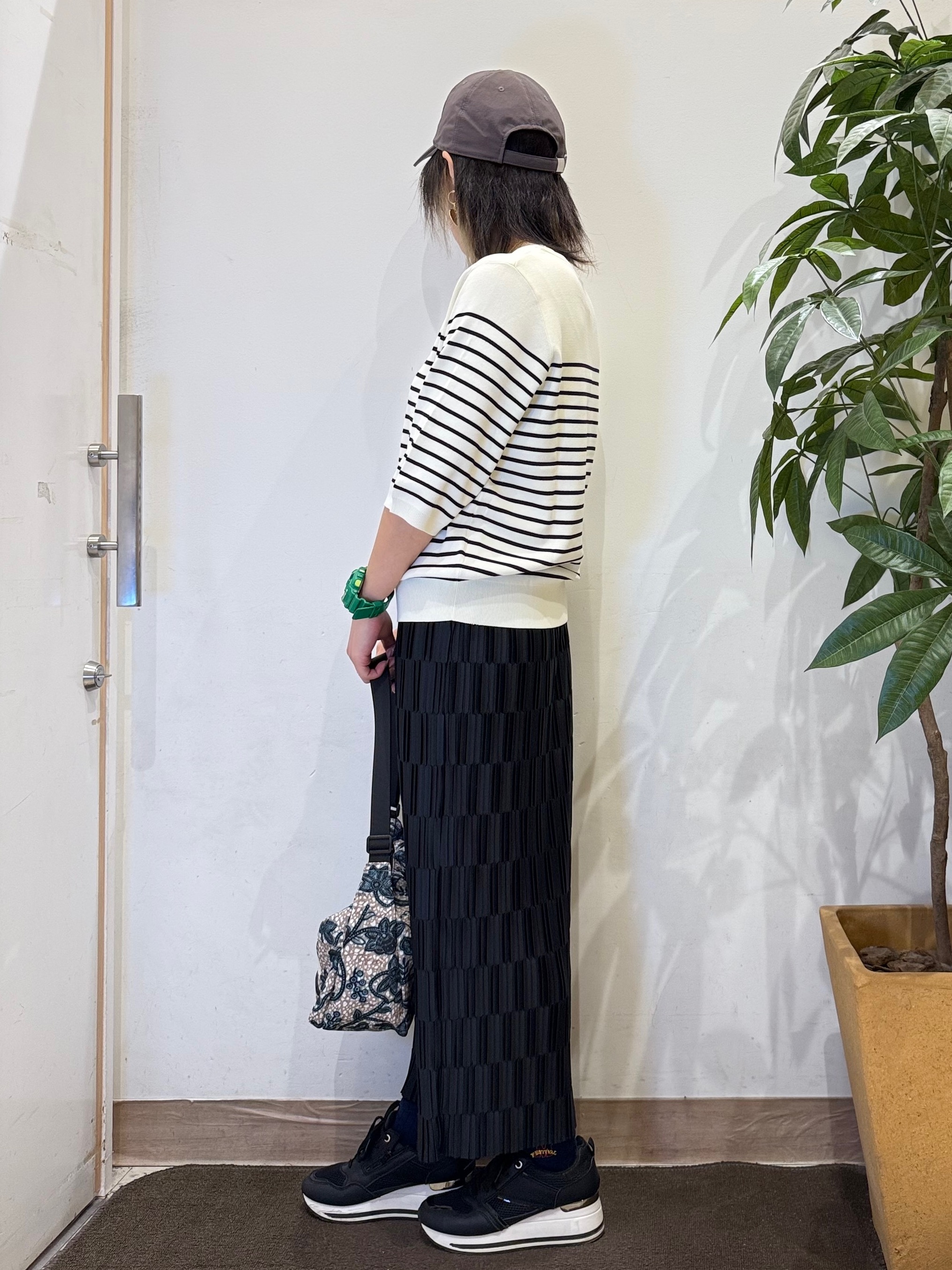 misakiさんの「SHOO･LA･RUE｜【毎日洗える/S-LL/ひんやり/UV】上半身すっきり 二の腕見せない5分袖ニット」を使ったコーディネート