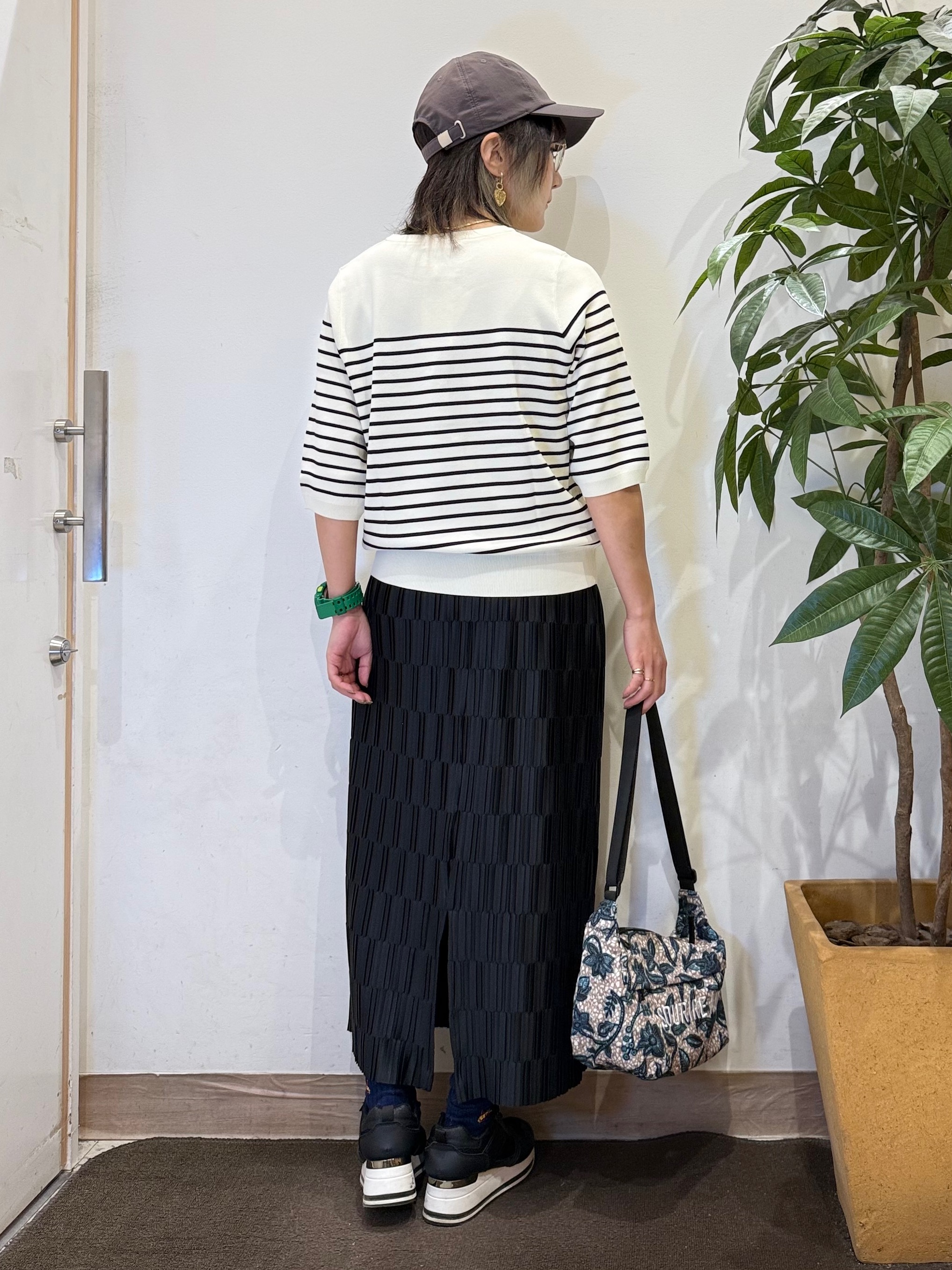 misakiさんの「SHOO･LA･RUE｜【毎日洗える/S-LL/ひんやり/UV】上半身すっきり 二の腕見せない5分袖ニット」を使ったコーディネート