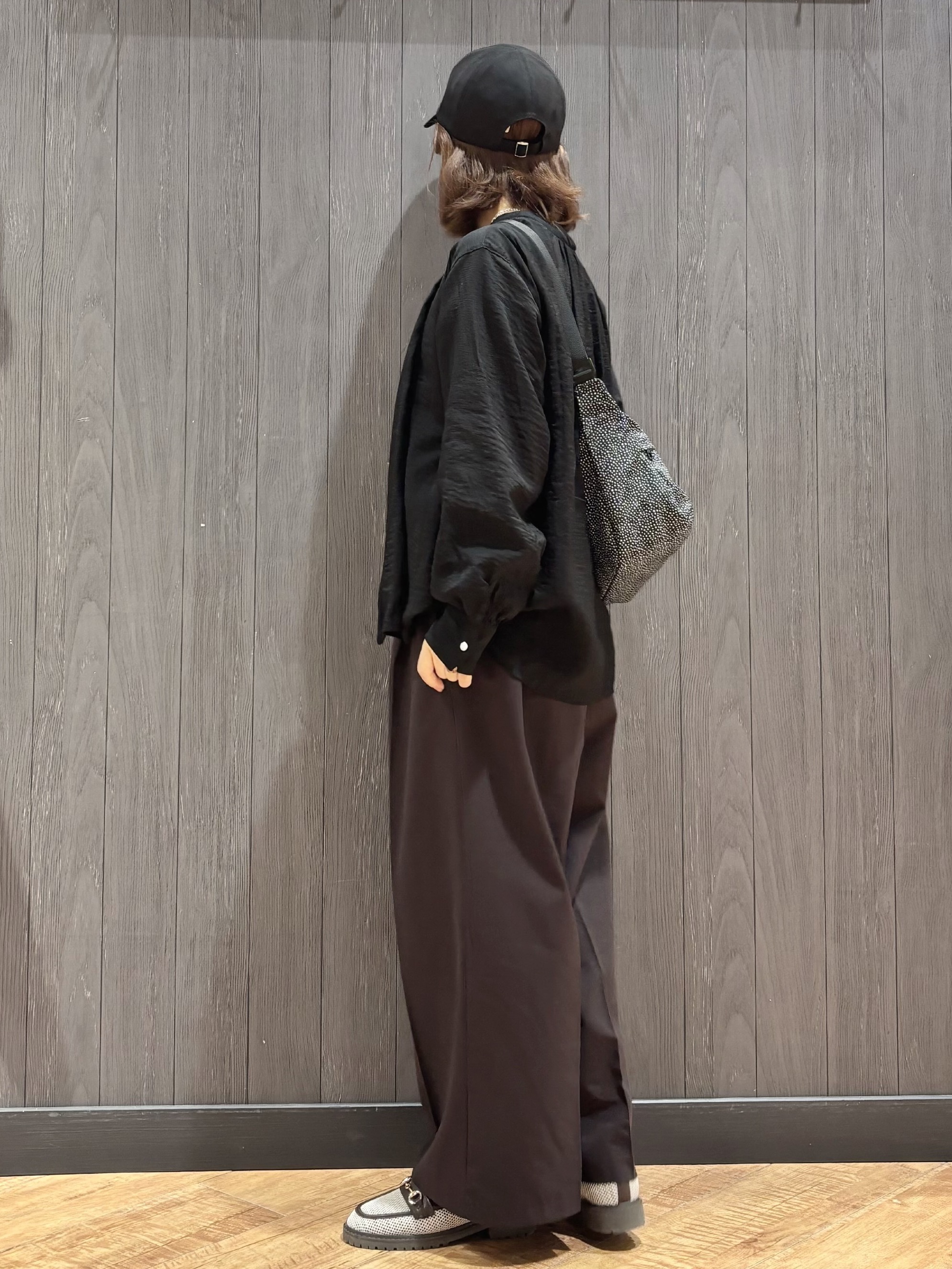 meiさんの「SHOO･LA･RUE｜【S-LL/体型カバー/Aライン】身体のラインを拾いにくい シアーシャツカーディガン」を使ったコーディネート