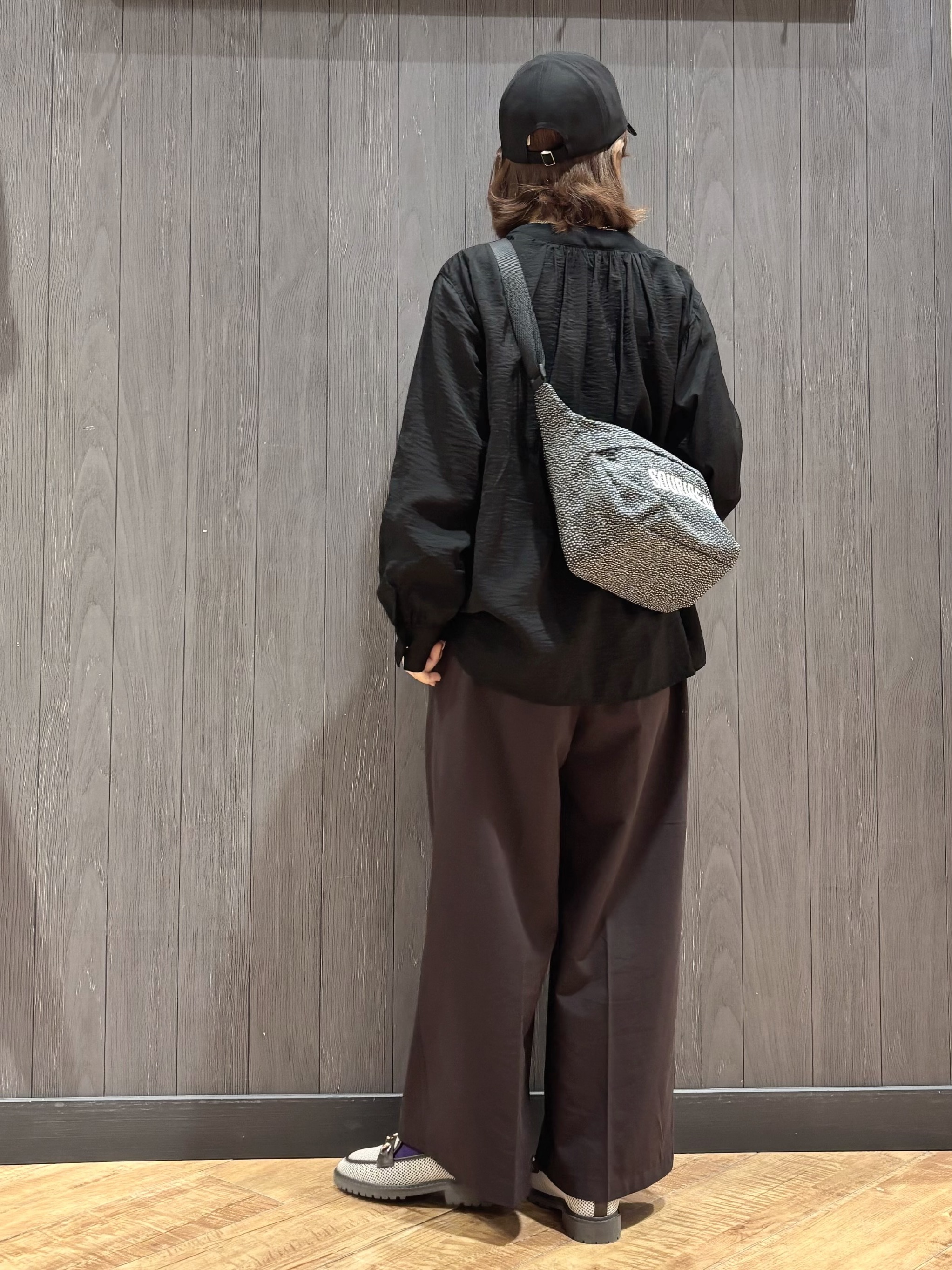 meiさんの「SHOO･LA･RUE｜【S-LL/体型カバー/Aライン】身体のラインを拾いにくい シアーシャツカーディガン」を使ったコーディネート