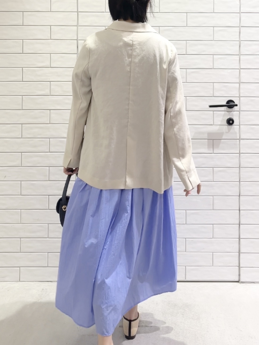 しおりさんの「OPAQUE.CLIP｜【UV／接触冷感】ダブルブレストジャケット《防シワ加工／洗える》」を使ったコーディネート