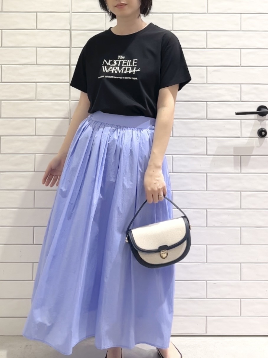しおりさんの「OPAQUE.CLIP｜ロゴプリント＆刺繍Tシャツ【洗濯機OK】」を使ったコーディネート