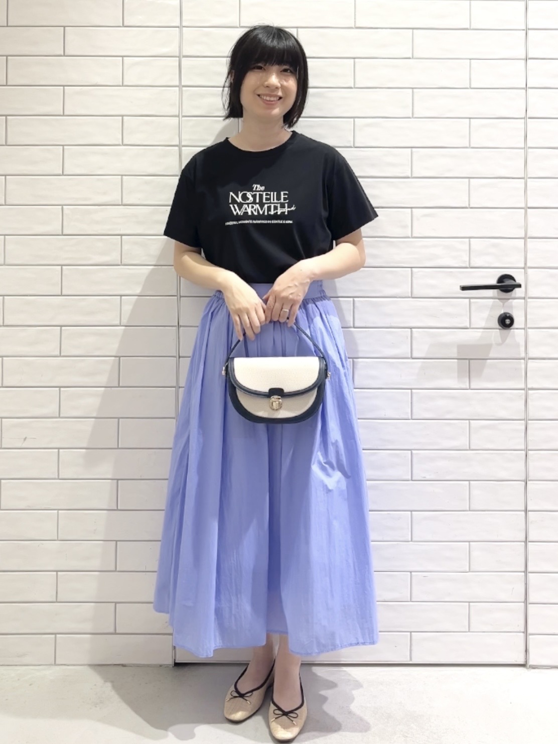 しおりさんの「OPAQUE.CLIP｜ロゴプリント＆刺繍Tシャツ【洗濯機OK】」を使ったコーディネート