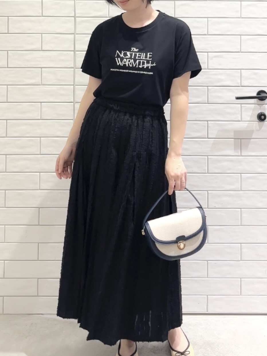 しおりさんの「OPAQUE.CLIP｜ロゴプリント＆刺繍Tシャツ【洗濯機OK】」を使ったコーディネート