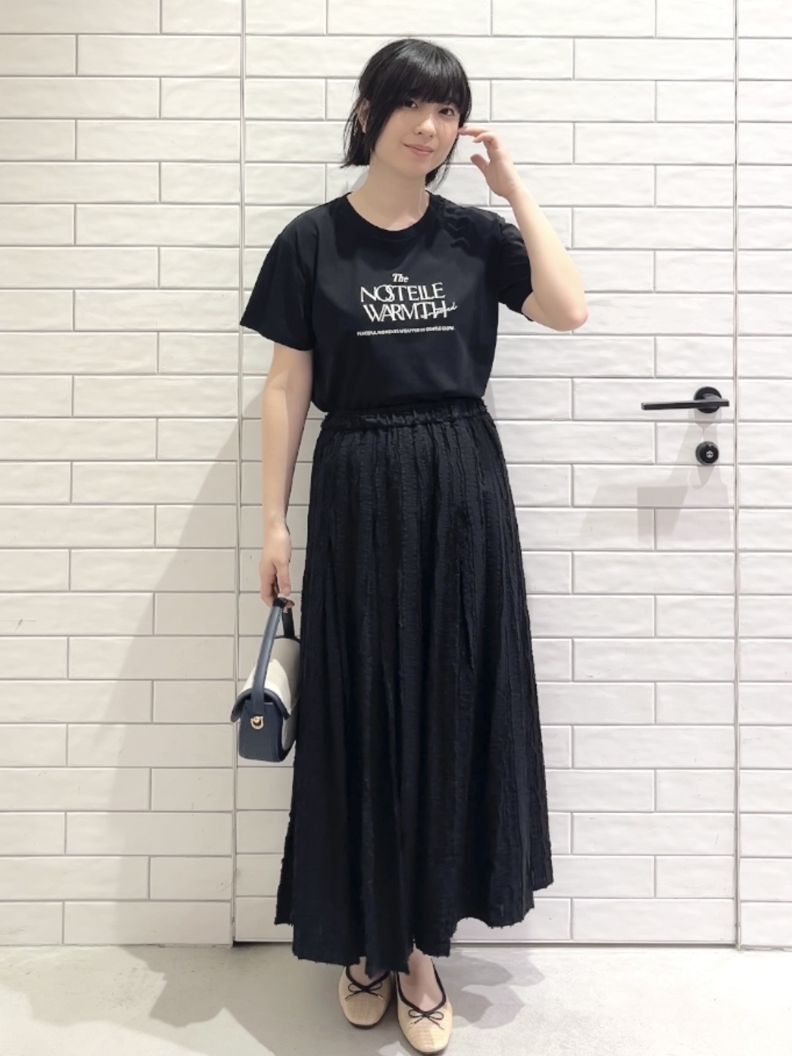 しおりさんの「OPAQUE.CLIP｜ロゴプリント＆刺繍Tシャツ【洗濯機OK】」を使ったコーディネート