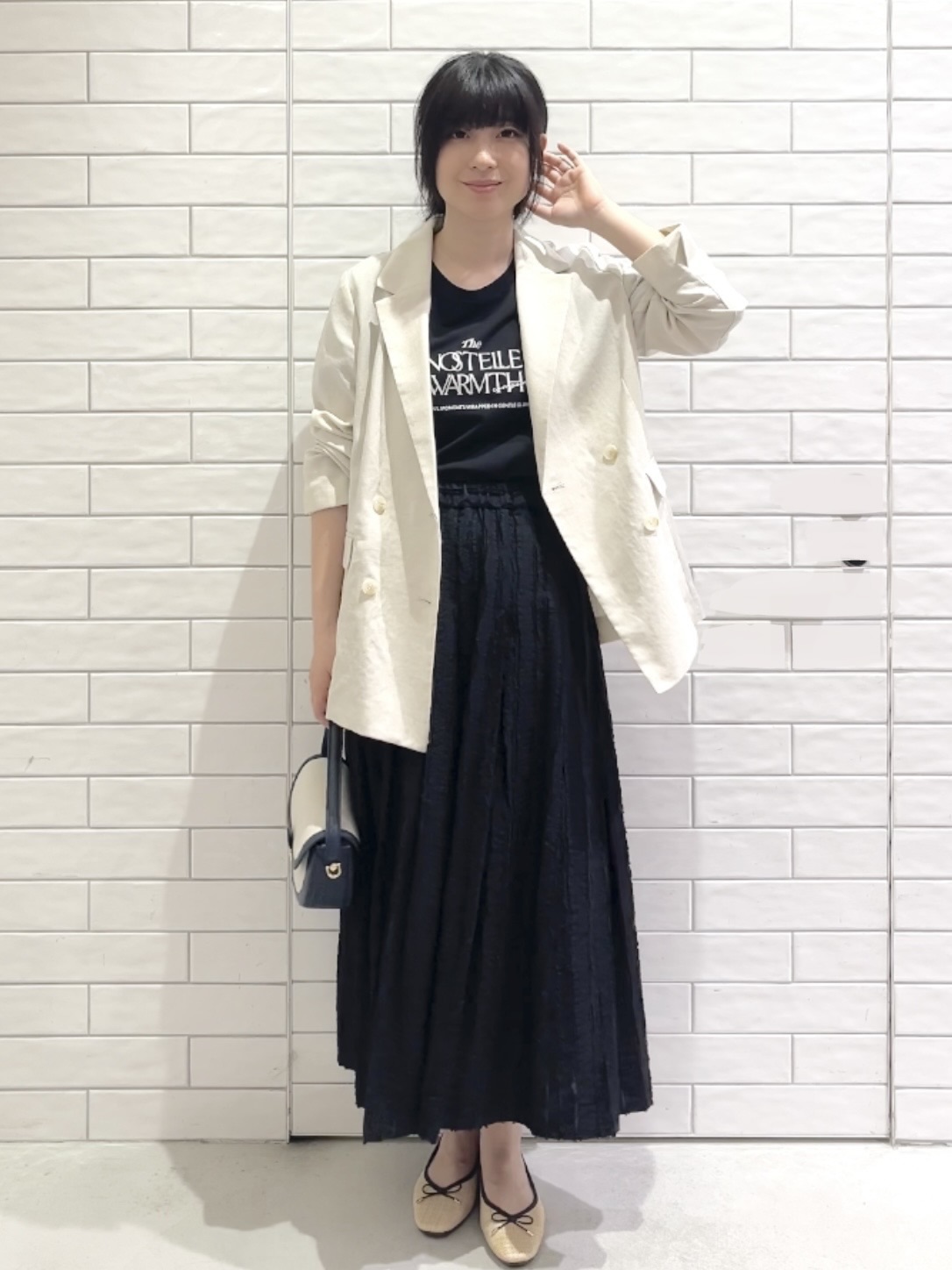 しおりさんの「OPAQUE.CLIP｜ロゴプリント＆刺繍Tシャツ【洗濯機OK】」を使ったコーディネート