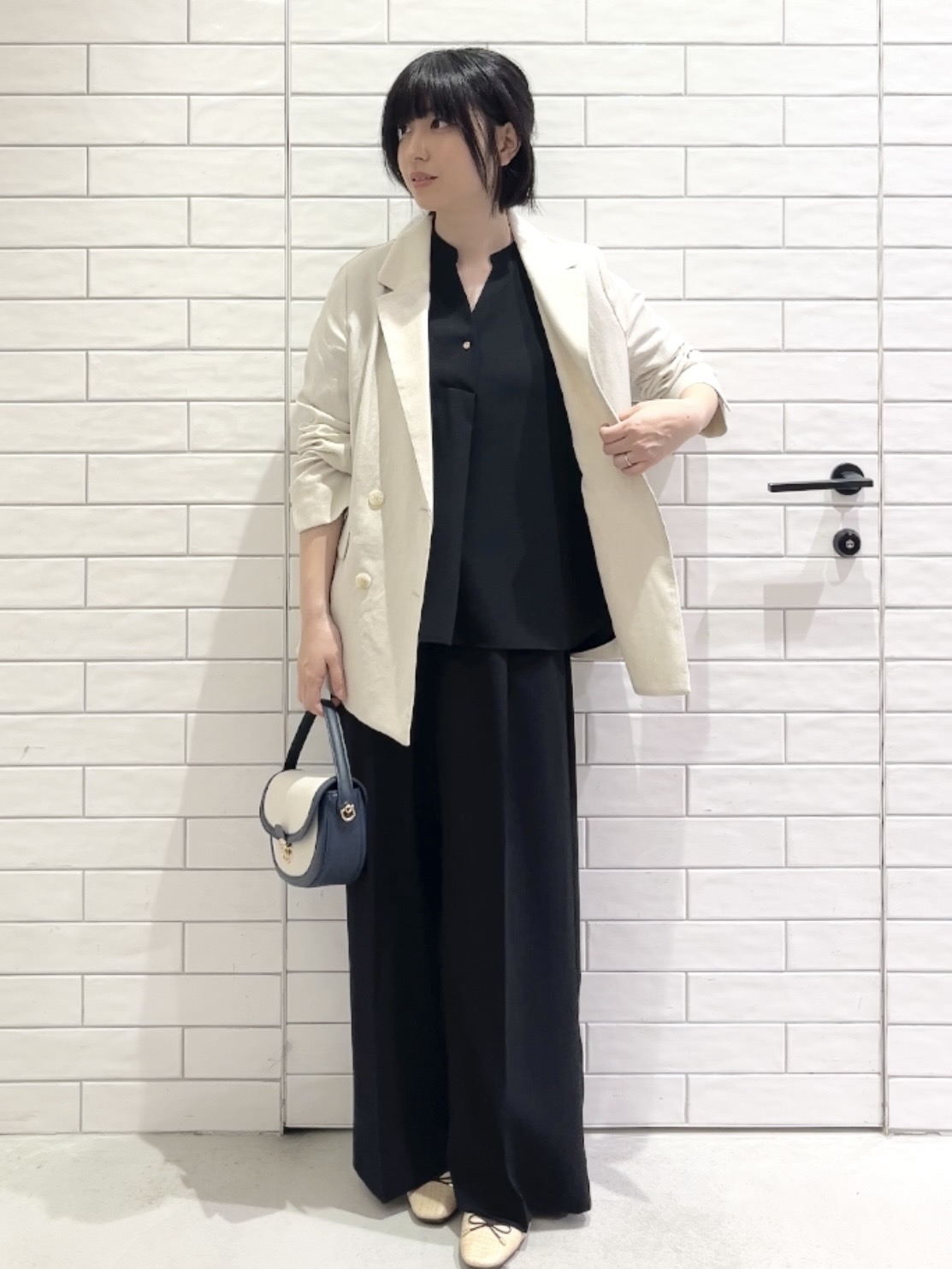 しおりさんの「OPAQUE.CLIP｜【UV／接触冷感】ダブルブレストジャケット《防シワ加工／洗える》」を使ったコーディネート