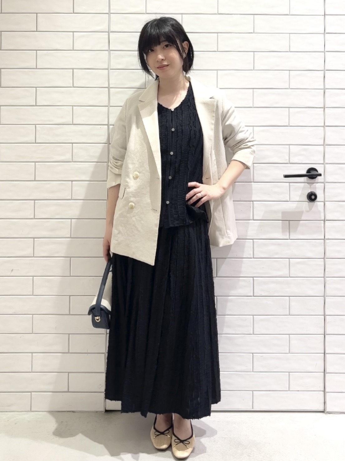 しおりさんの「OPAQUE.CLIP｜【UV／接触冷感】ダブルブレストジャケット《防シワ加工／洗える》」を使ったコーディネート