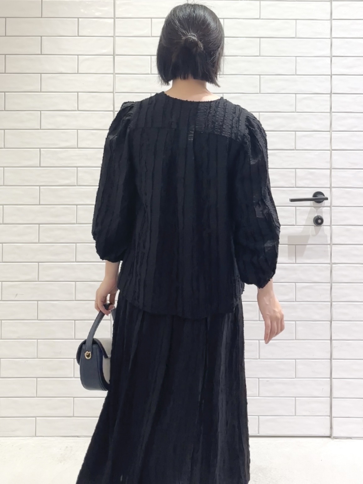 しおりさんの「OPAQUE.CLIP｜フリンジジャカードブラウス【洗濯機OK】」を使ったコーディネート