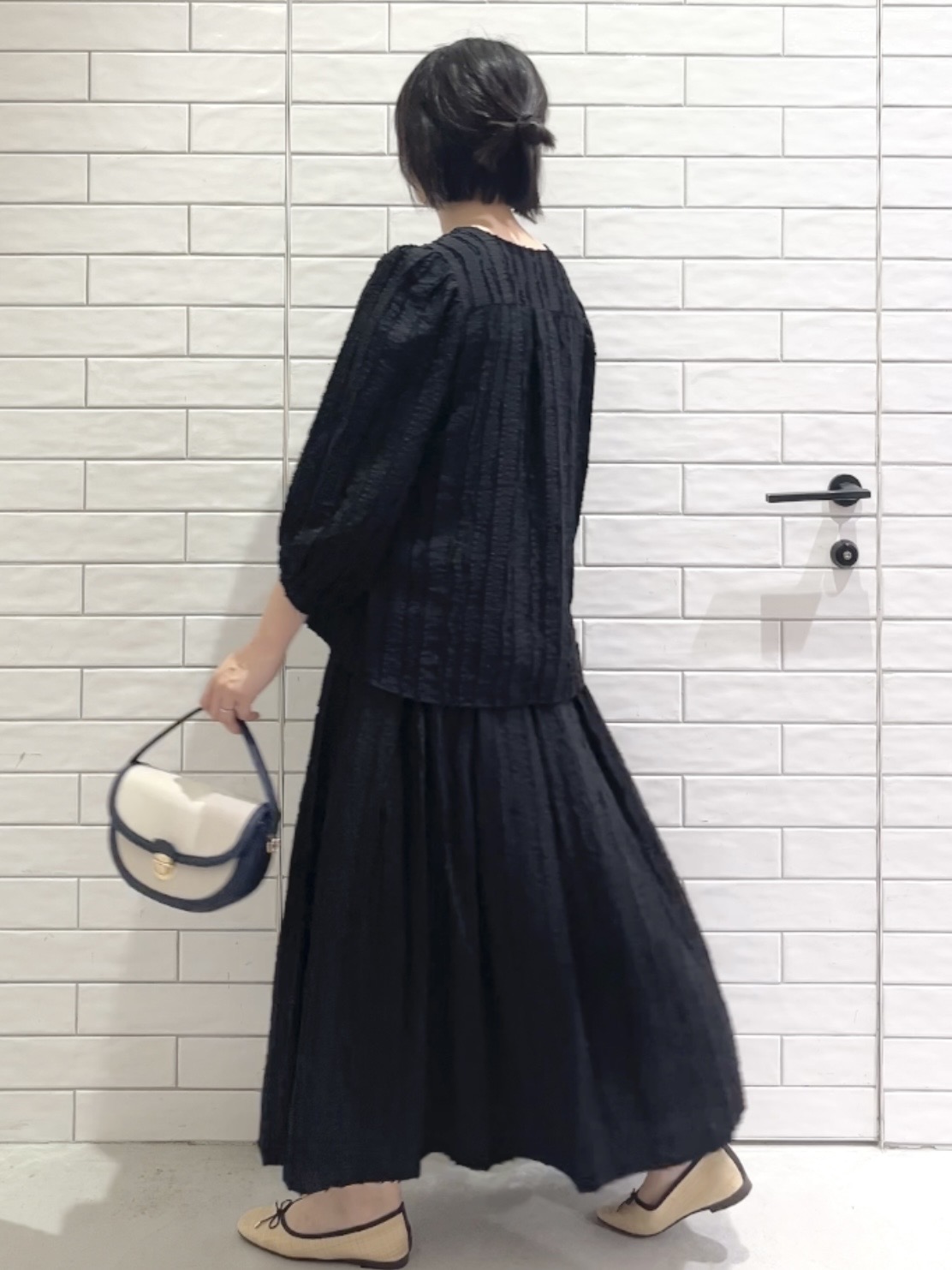 しおりさんの「OPAQUE.CLIP｜フリンジジャカードブラウス【洗濯機OK】」を使ったコーディネート