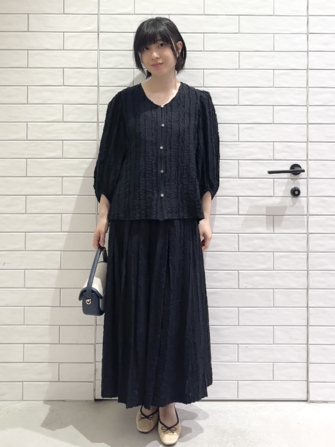 しおりさんの「OPAQUE.CLIP｜フリンジジャカードブラウス【洗濯機OK】」を使ったコーディネート