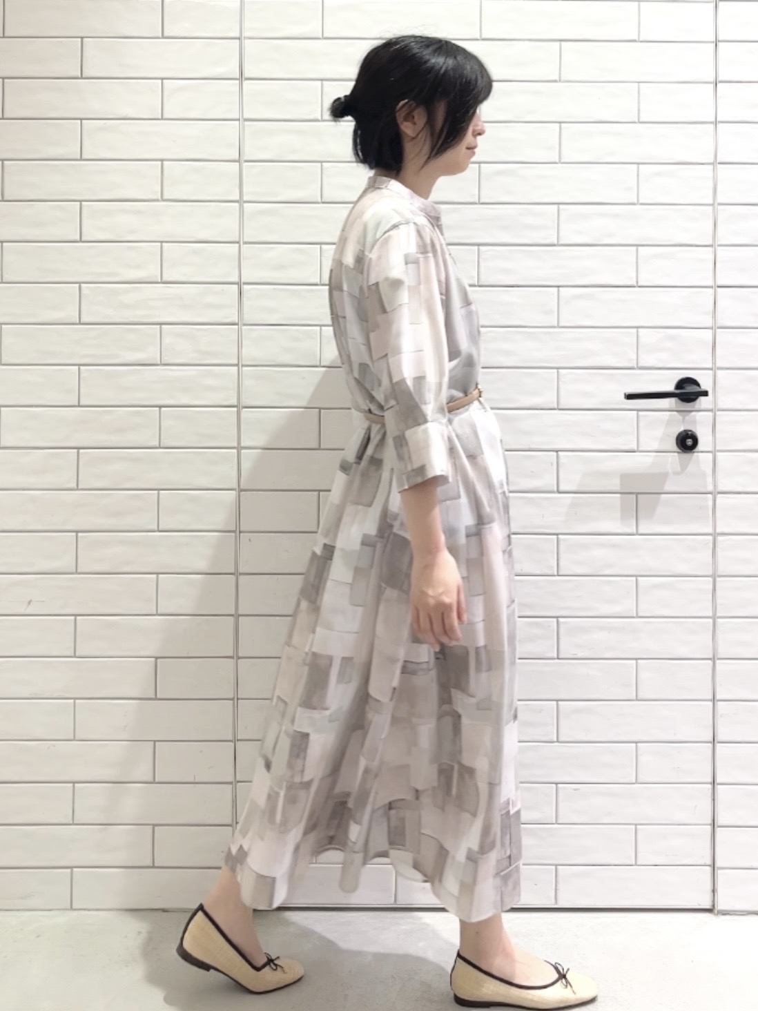 しおりさんの「OPAQUE.CLIP｜アート柄プリントワンピース【洗濯機OK】」を使ったコーディネート