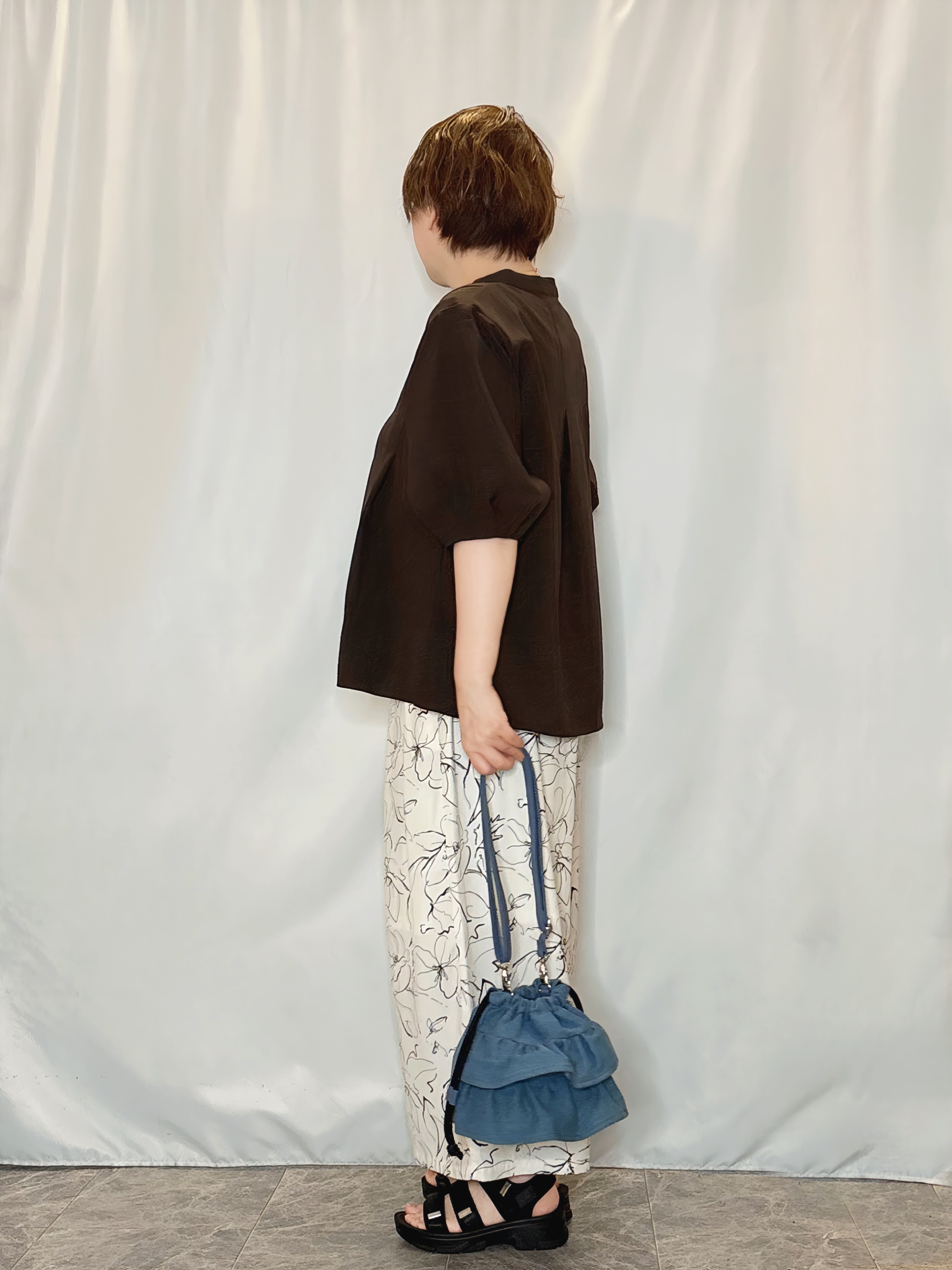 たみさんの「SHOO･LA･RUE｜【高レビュー/洗濯後しわになりにくい/インせず着られる】自然に体型カバー 麻調ペプラムブラウス」を使ったコーディネート