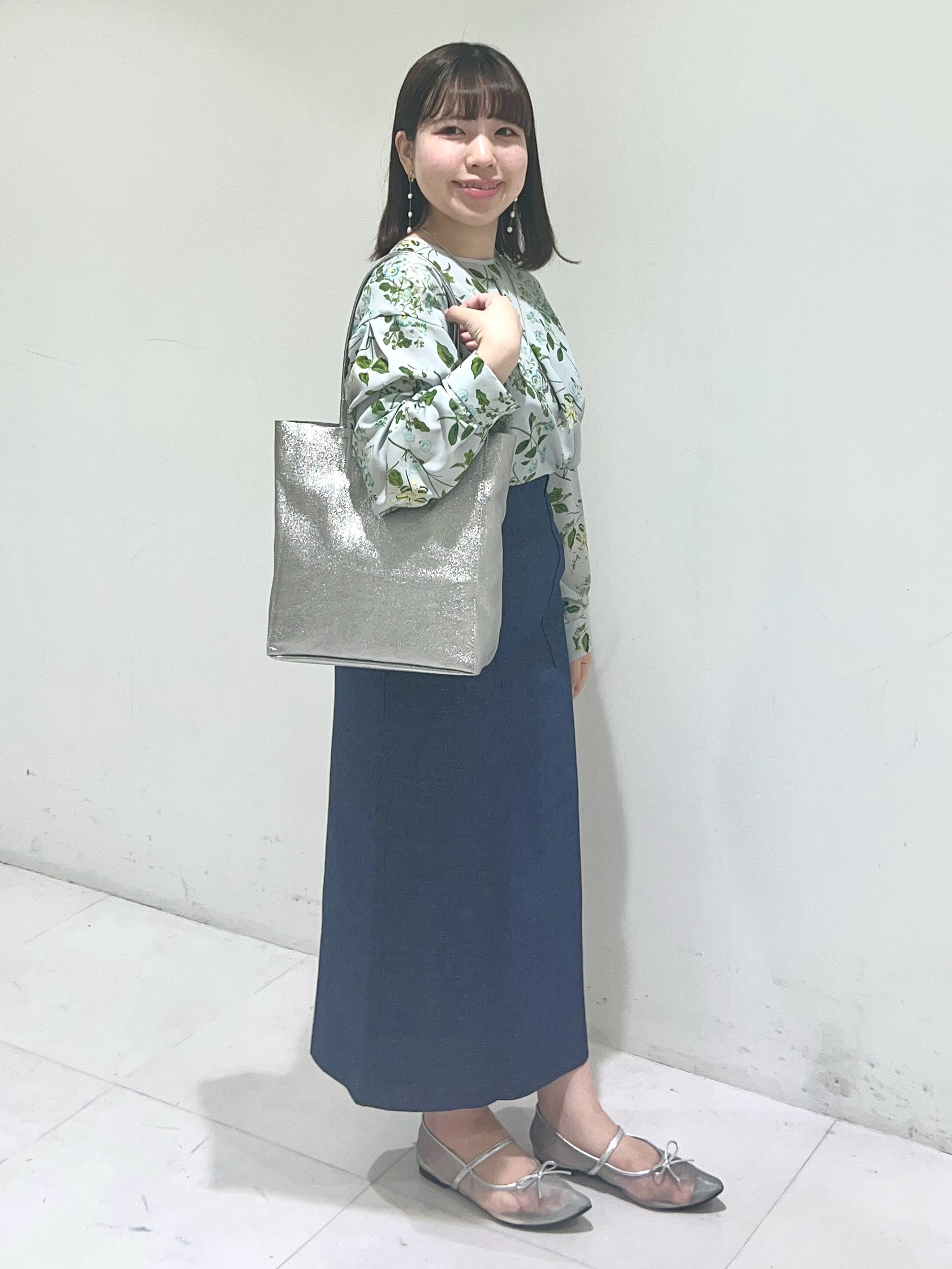 Mitsukiさんの「UNTITLED｜【花柄/洗える】ボタニカルブラウス」を使ったコーディネート