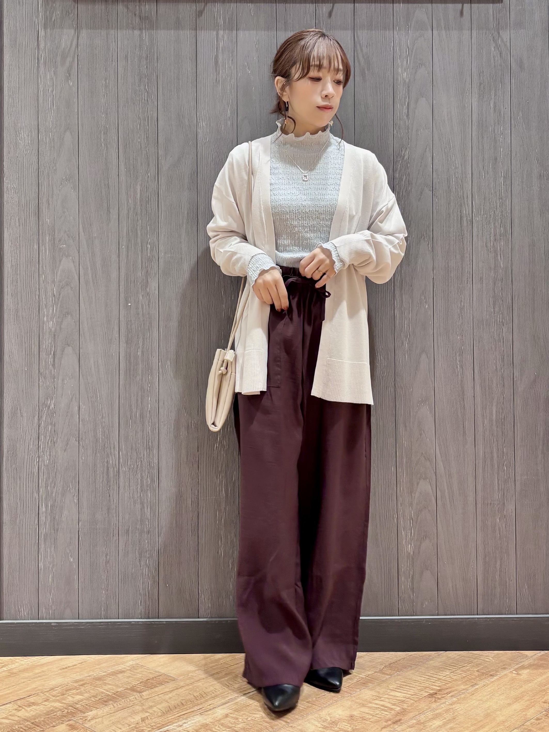 meiさんの「SHOO･LA･RUE｜【洗濯機可/ひんやり/UV】さらっとしたタッチが心地よい ミドルカーディガン」を使ったコーディネート