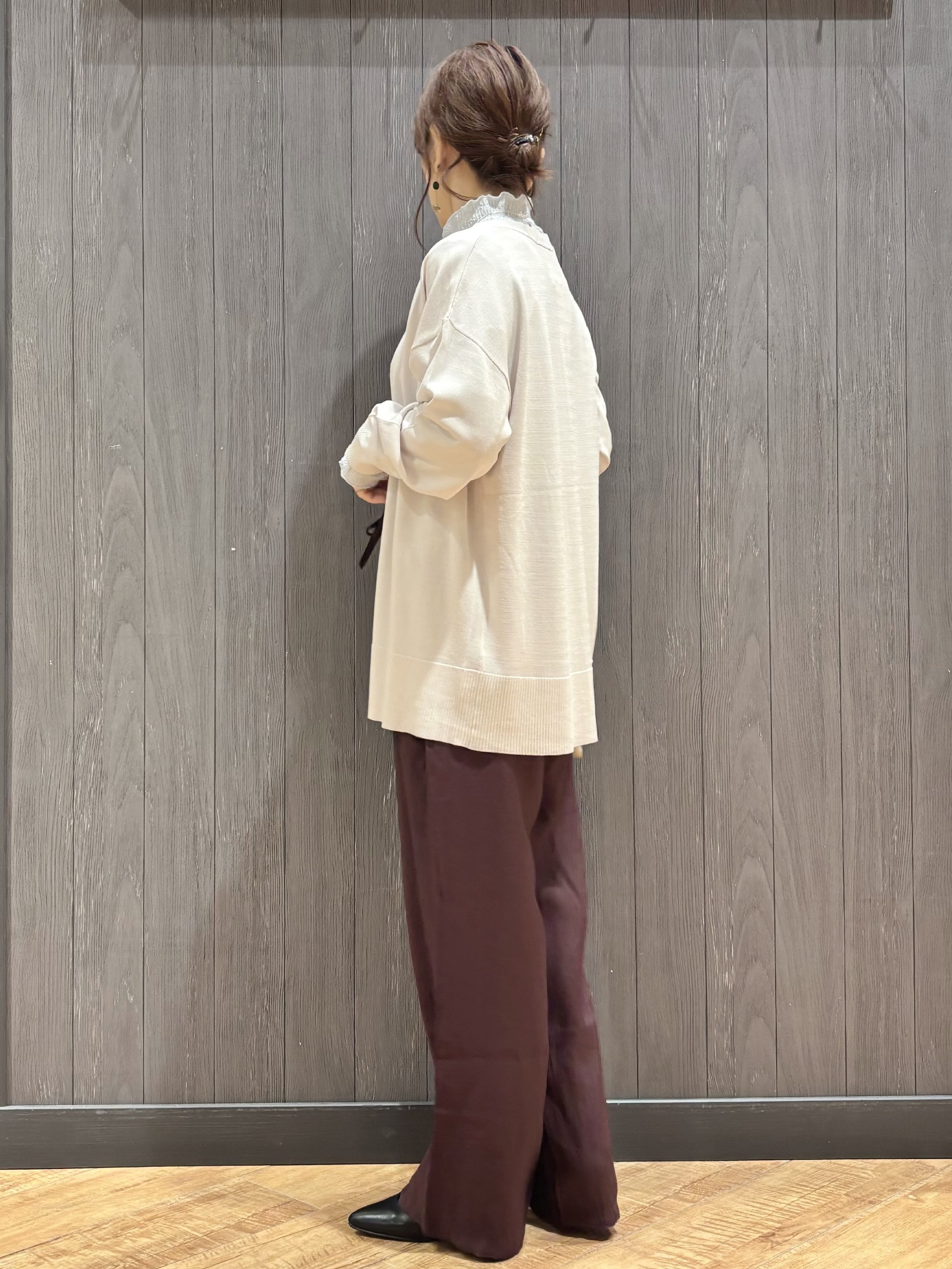 meiさんの「SHOO･LA･RUE｜【洗濯機可/ひんやり/UV】さらっとしたタッチが心地よい ミドルカーディガン」を使ったコーディネート