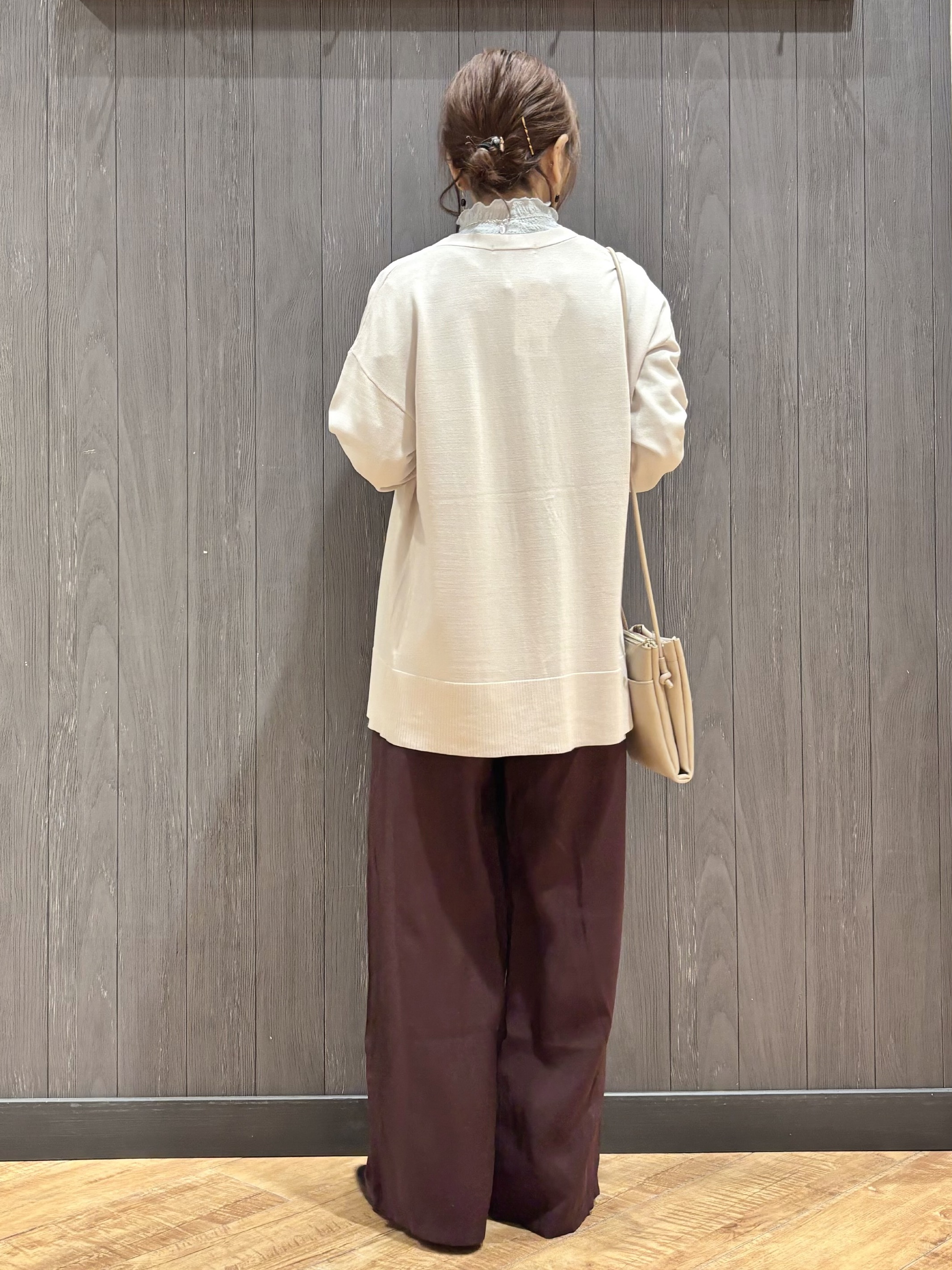 meiさんの「SHOO･LA･RUE｜【洗濯機可/ひんやり/UV】さらっとしたタッチが心地よい ミドルカーディガン」を使ったコーディネート