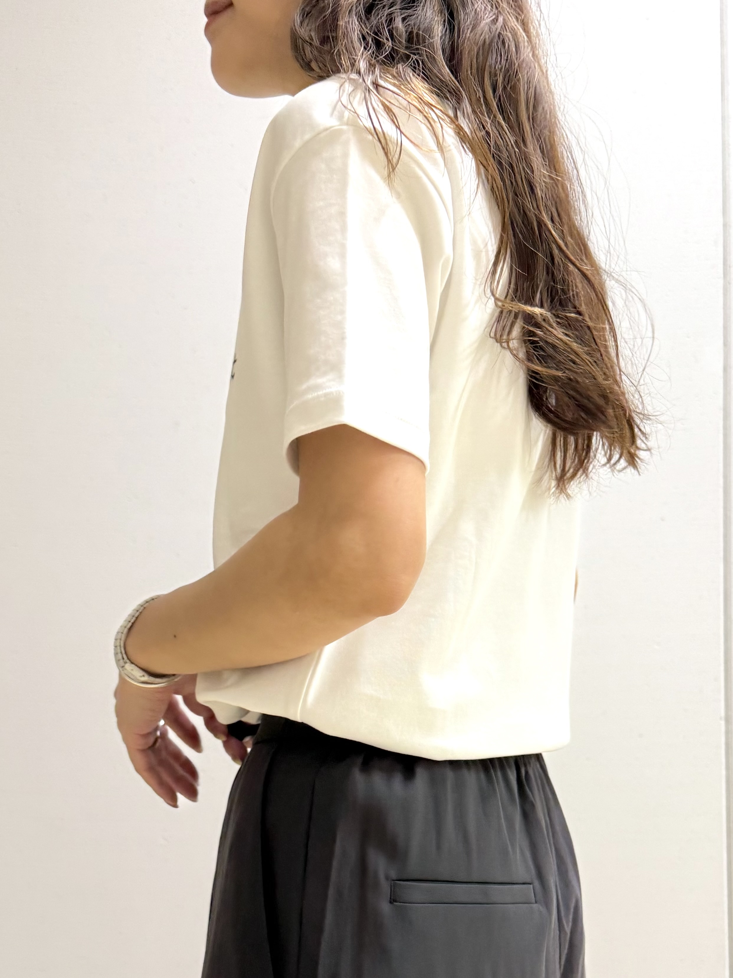 mamiさんの「INDIVI｜【UVケア／選べるグラフィック】スムースジャージTシャツ」を使ったコーディネート