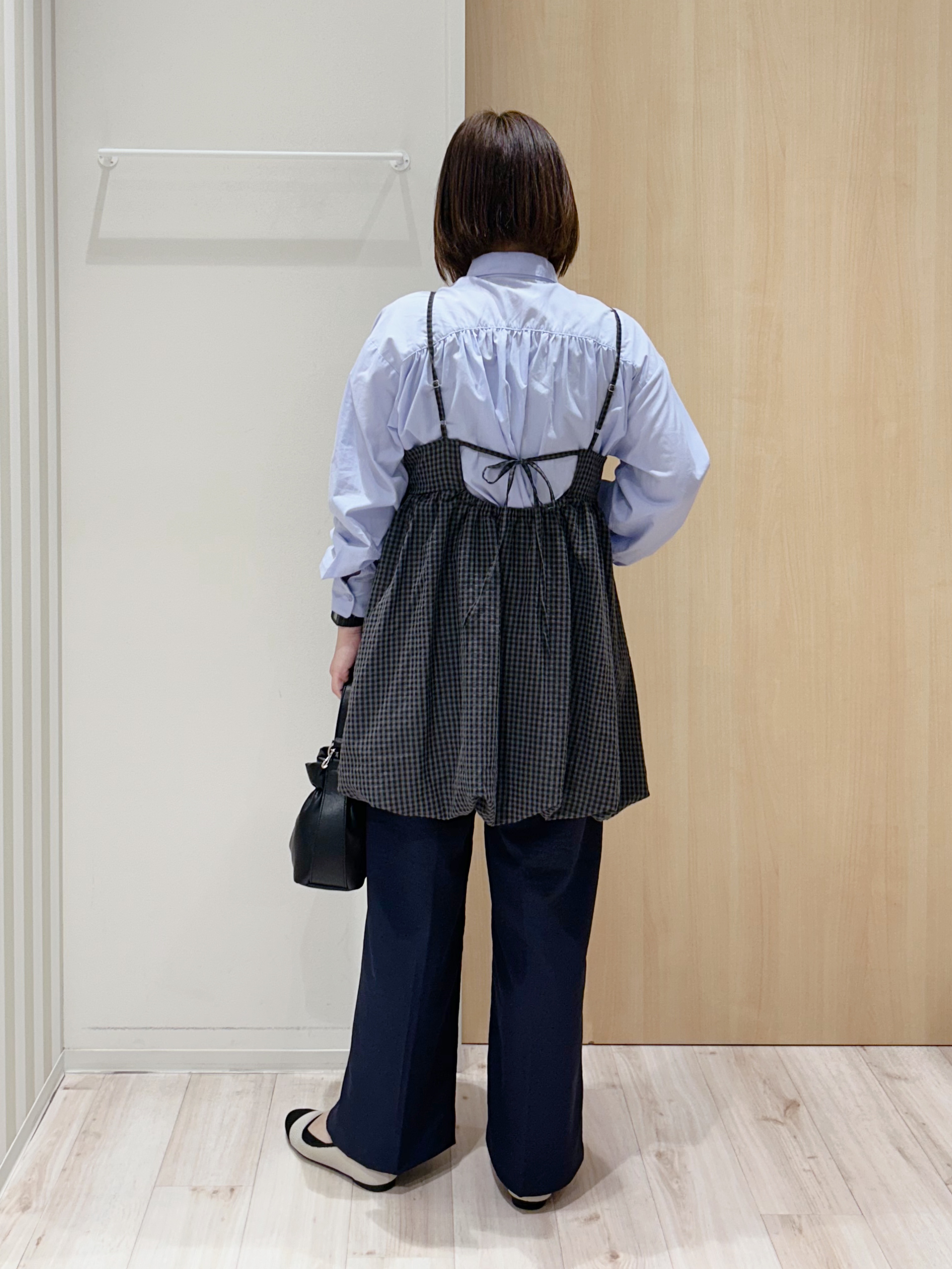 maaaさんの「SHOO･LA･RUE｜【洗濯機可/体型カバー/S-LL】後ろ姿も抜かりない ギンガムチェック柄バルーンキャミチュニック」を使ったコーディネート