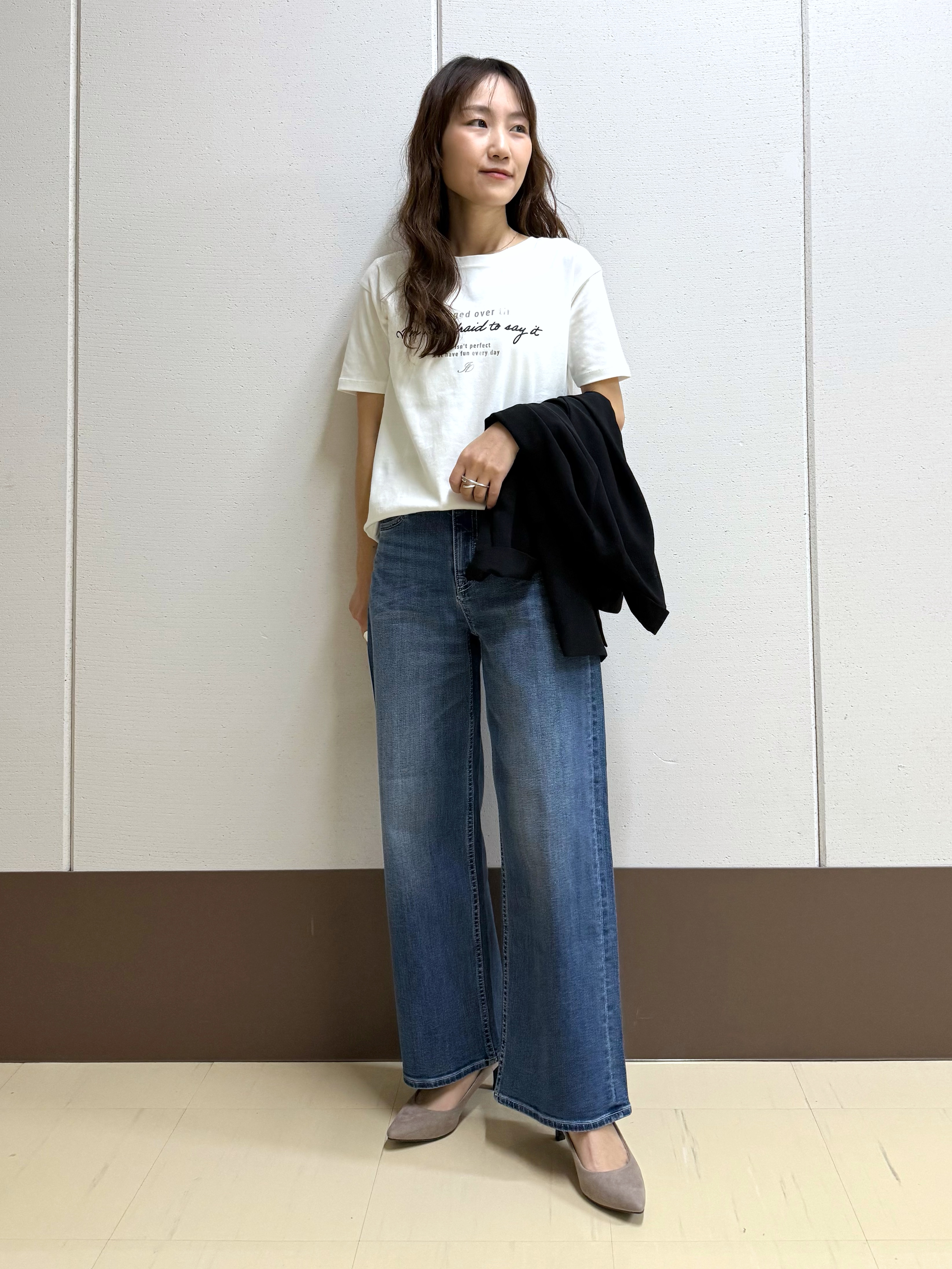 mamiさんの「INDIVI｜【UVケア／選べるグラフィック】スムースジャージTシャツ」を使ったコーディネート
