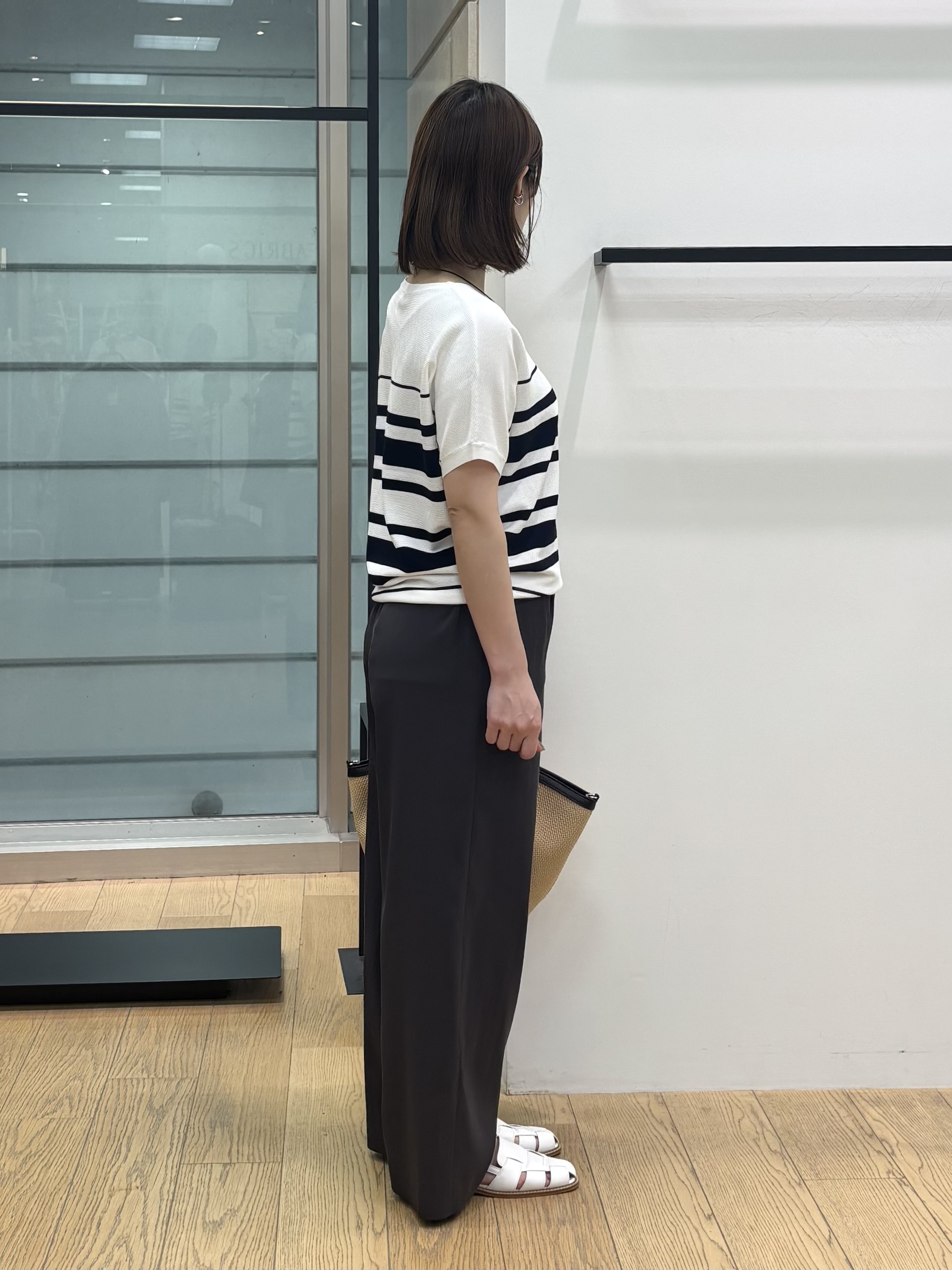 asamiさんの「INDIVI｜【洗える】ガーター編みVネックニットT」を使ったコーディネート