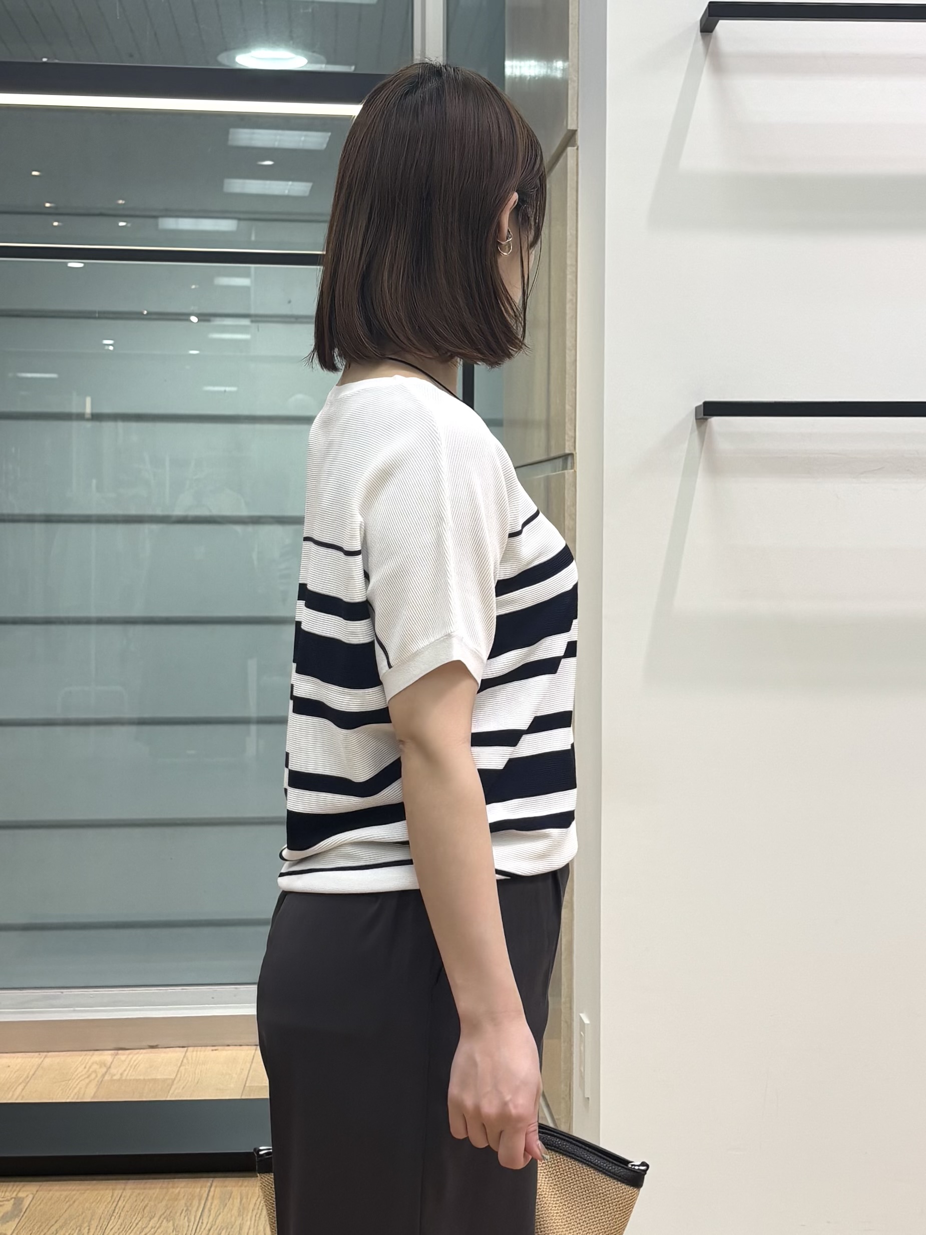 asamiさんの「INDIVI｜【洗える】ガーター編みVネックニットT」を使ったコーディネート