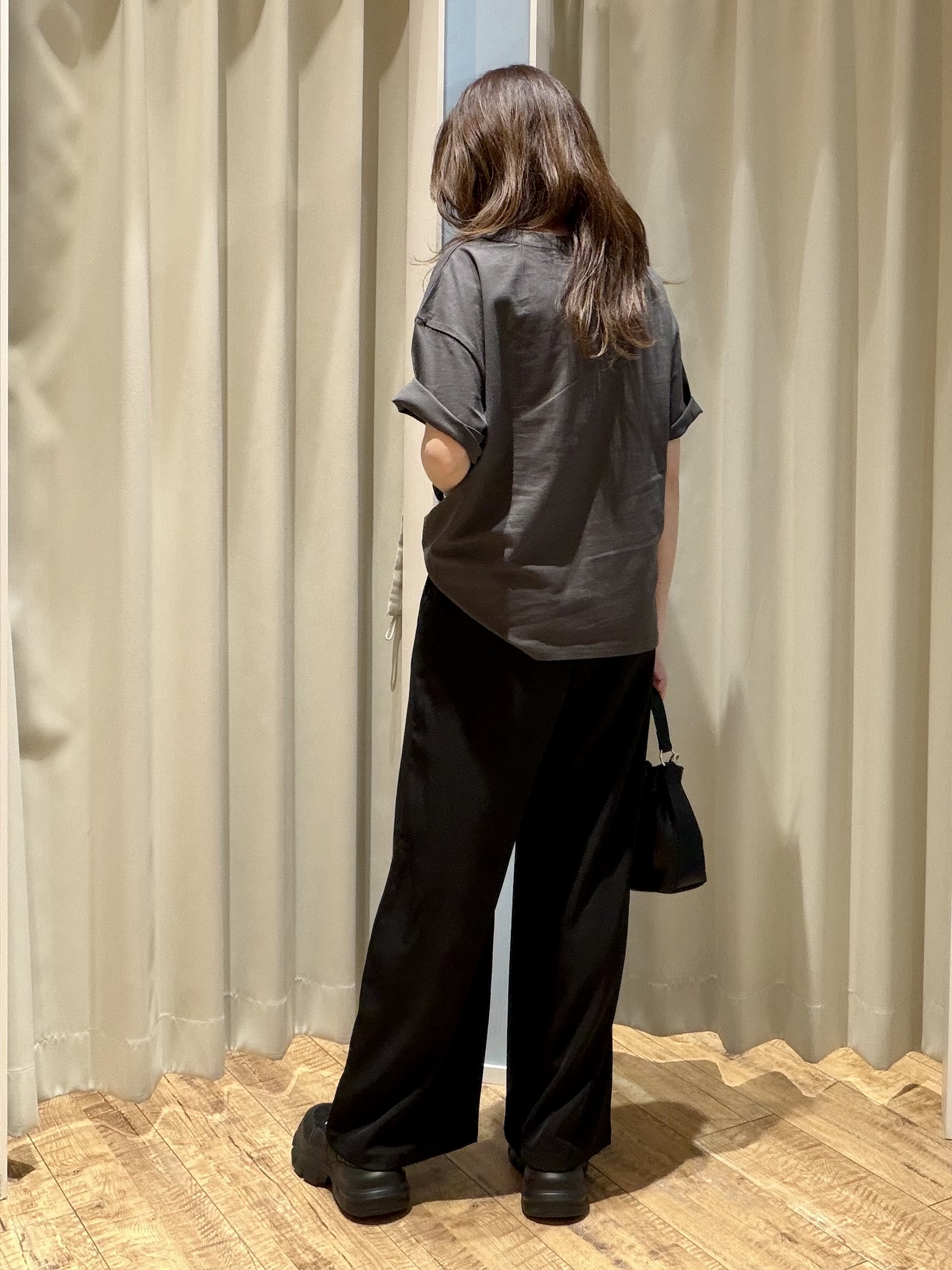 ｔｅｎｃｈｏさんの「SHOO･LA･RUE｜【綿100%/S-LL/プチプラ】ゆるシルエット シンプルTシャツ」を使ったコーディネート