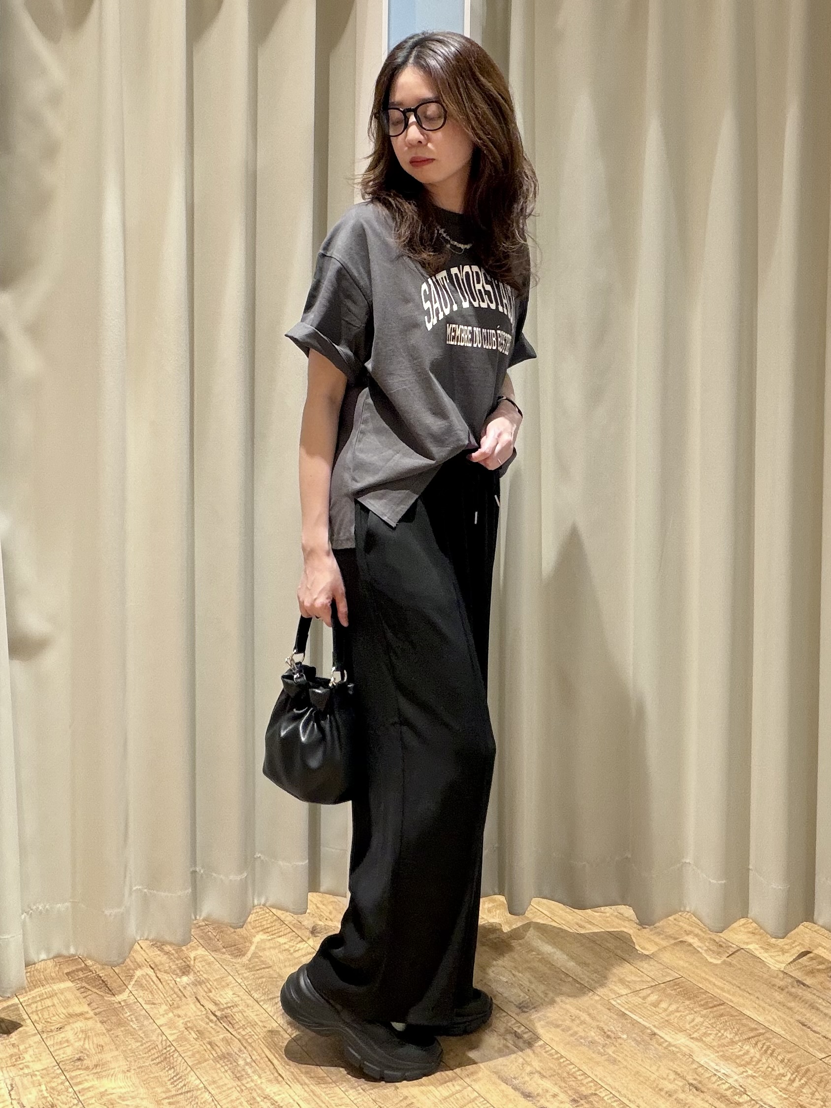 ｔｅｎｃｈｏさんの「SHOO･LA･RUE｜【綿100%/S-LL/プチプラ】ゆるシルエット シンプルTシャツ」を使ったコーディネート