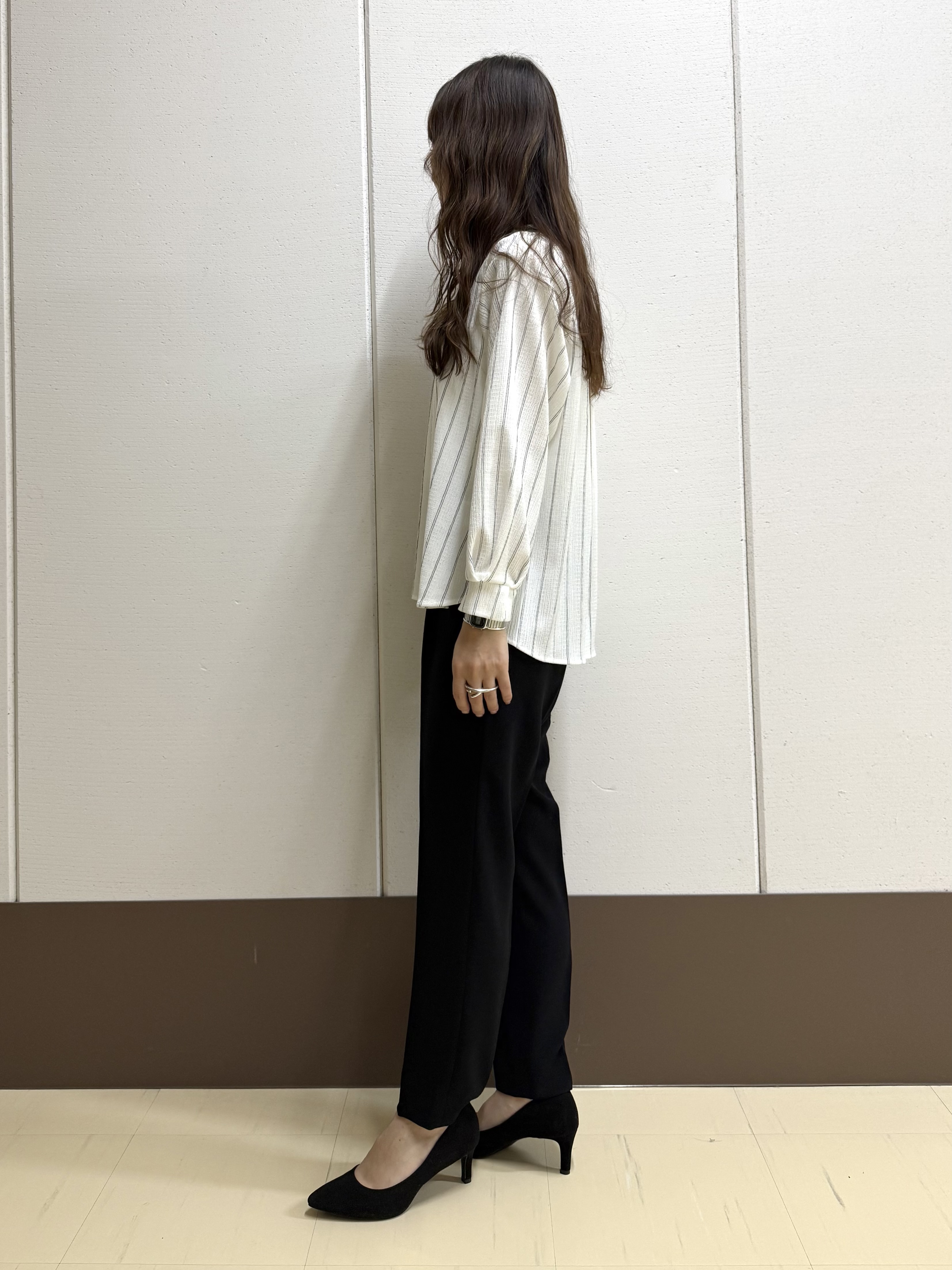 mamiさんの「INDIVI｜【洗える／着心地楽ちん】ブラウス風ストライプカットソートップス」を使ったコーディネート