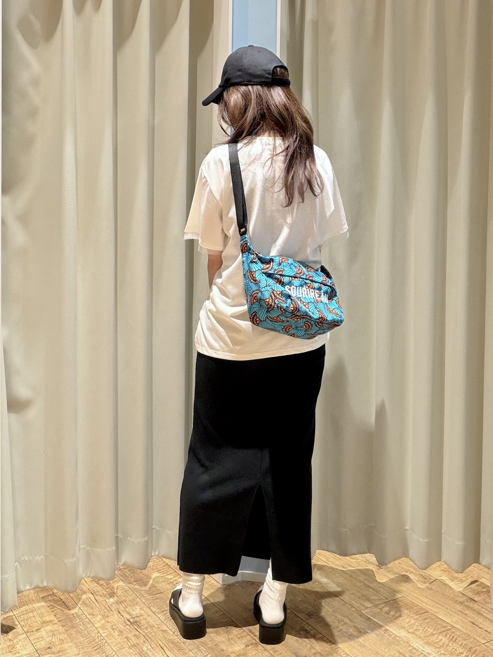 ｔｅｎｃｈｏさんの「SHOO･LA･RUE｜【ひんやり/S-LL/洗濯機可】色・柄選べる お袖チュールレイヤード プリントアソートTシャツ」を使ったコーディネート