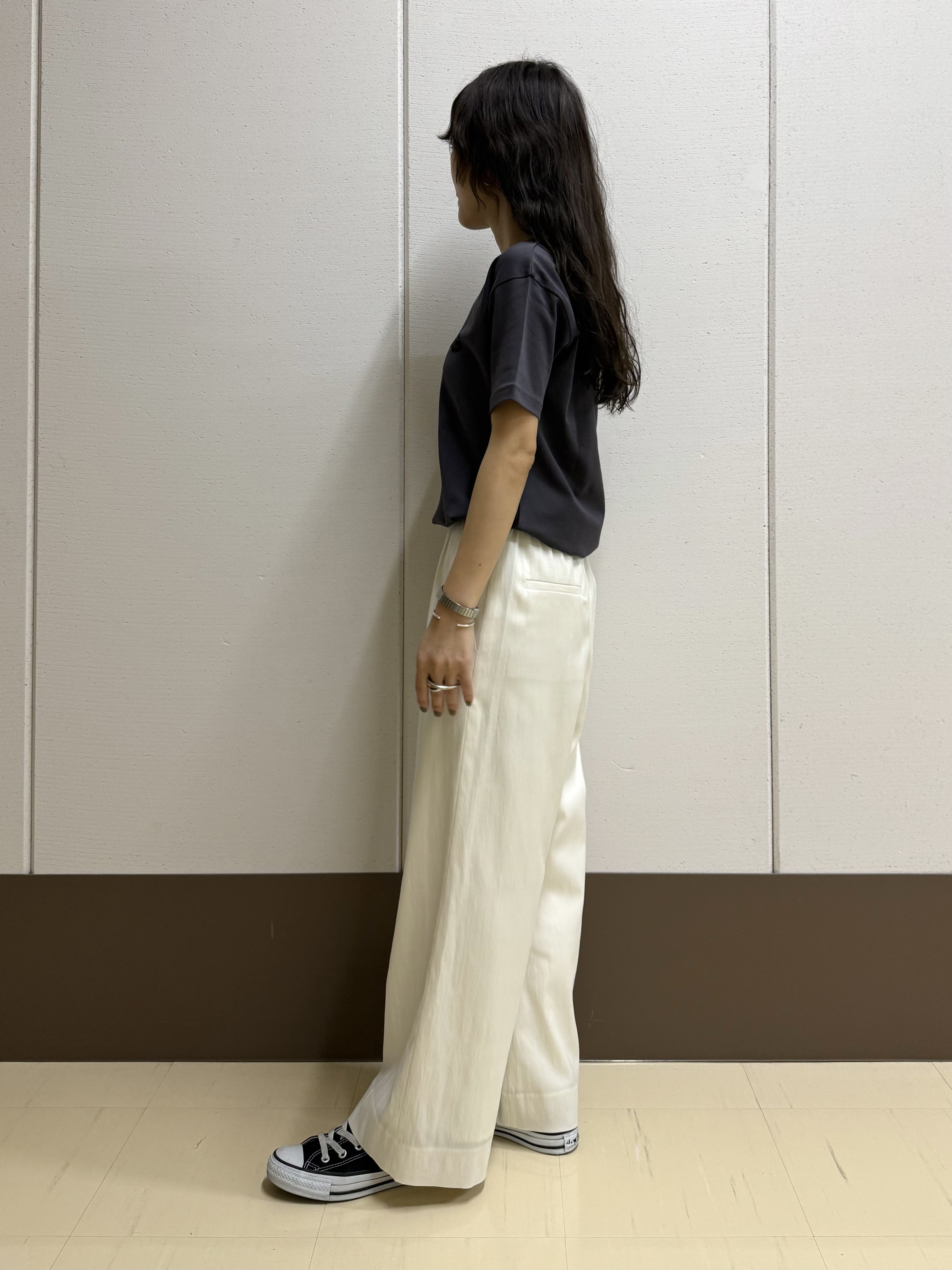 mamiさんの「INDIVI｜【UVケア／選べるグラフィック】スムースジャージTシャツ」を使ったコーディネート