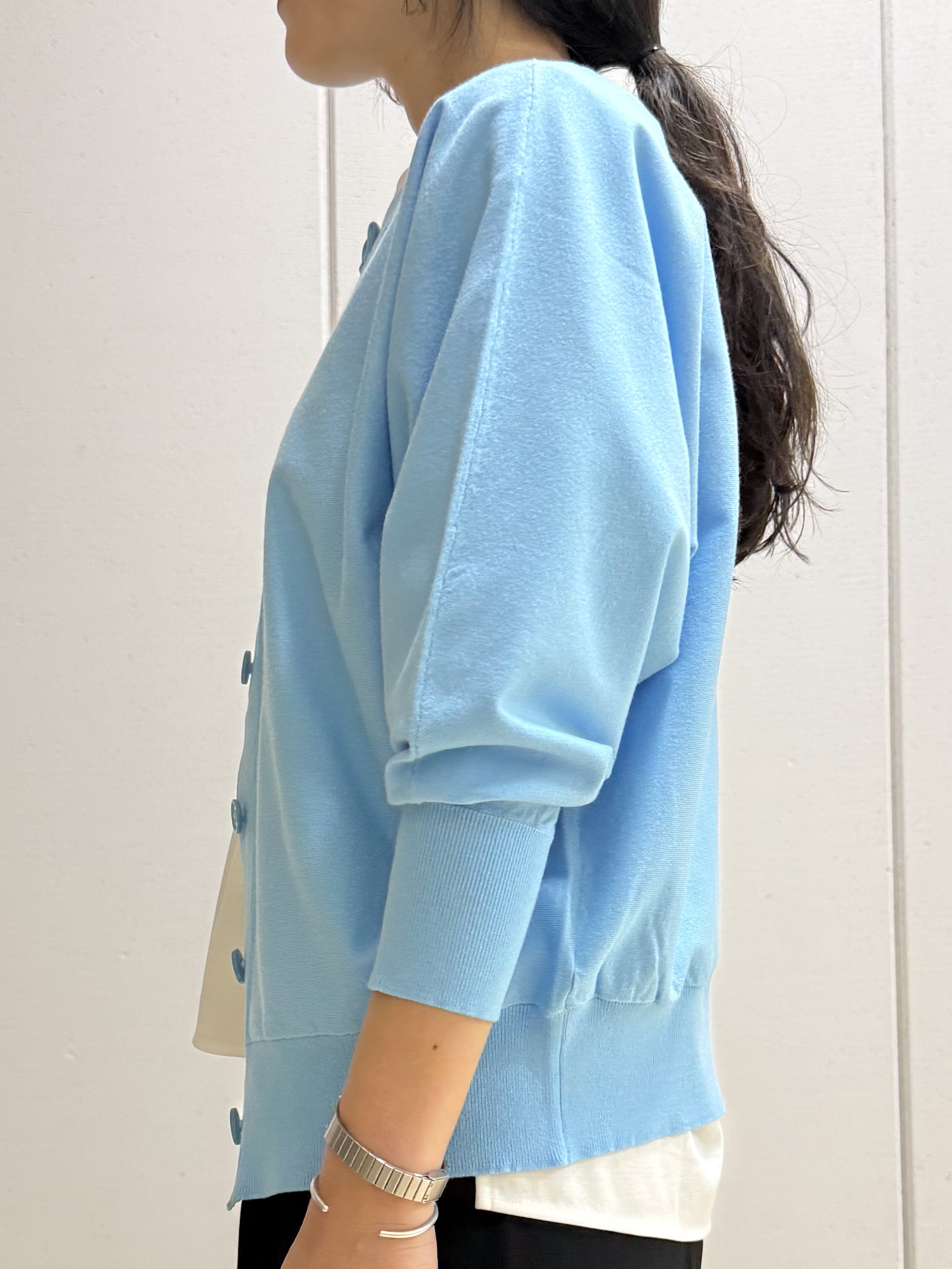 mamiさんの「INDIVI｜【抗菌防臭／消臭】上品光沢コットンTシャツ」を使ったコーディネート