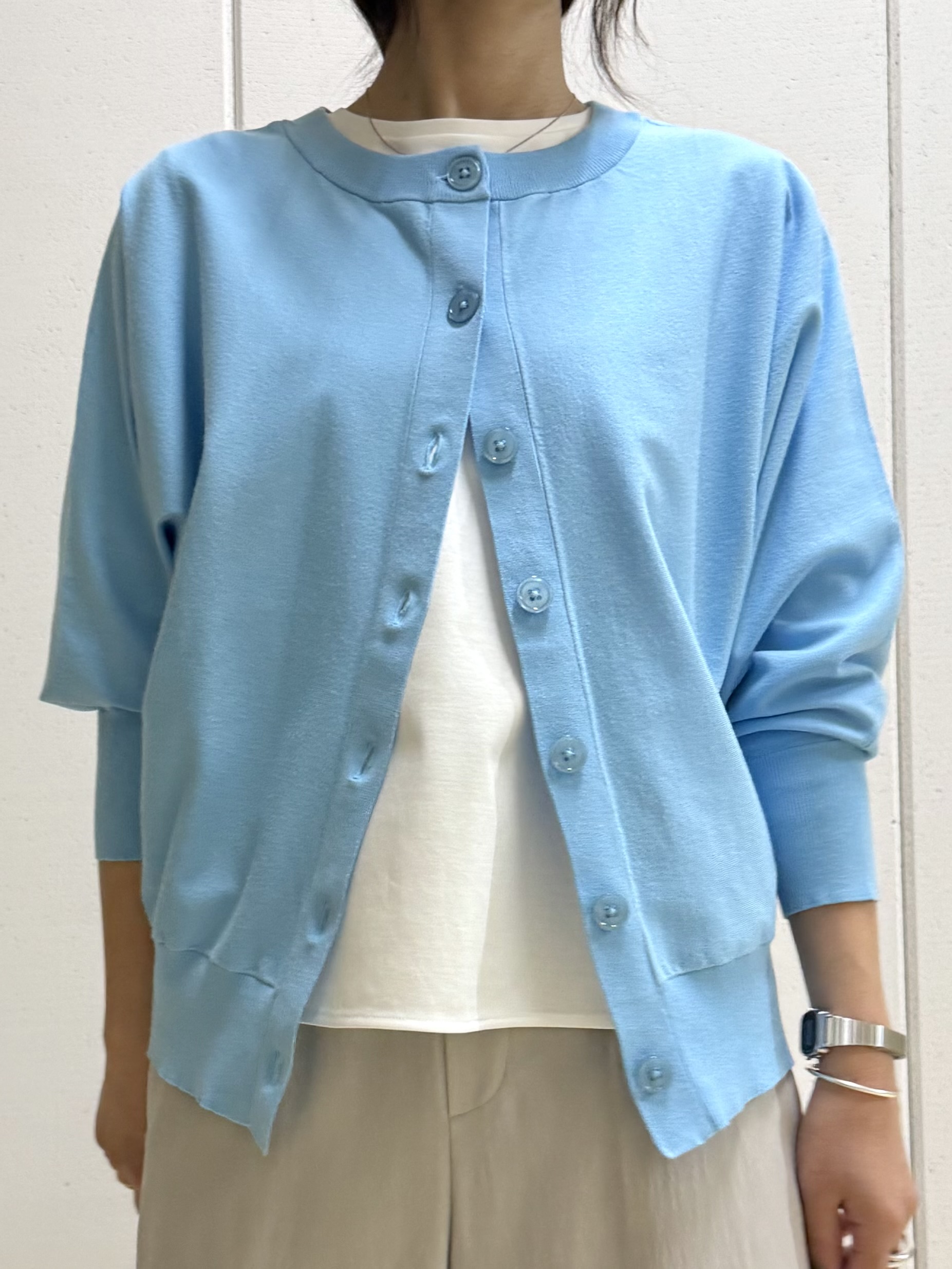 mamiさんの「INDIVI｜【抗菌防臭／消臭】上品光沢コットンTシャツ」を使ったコーディネート