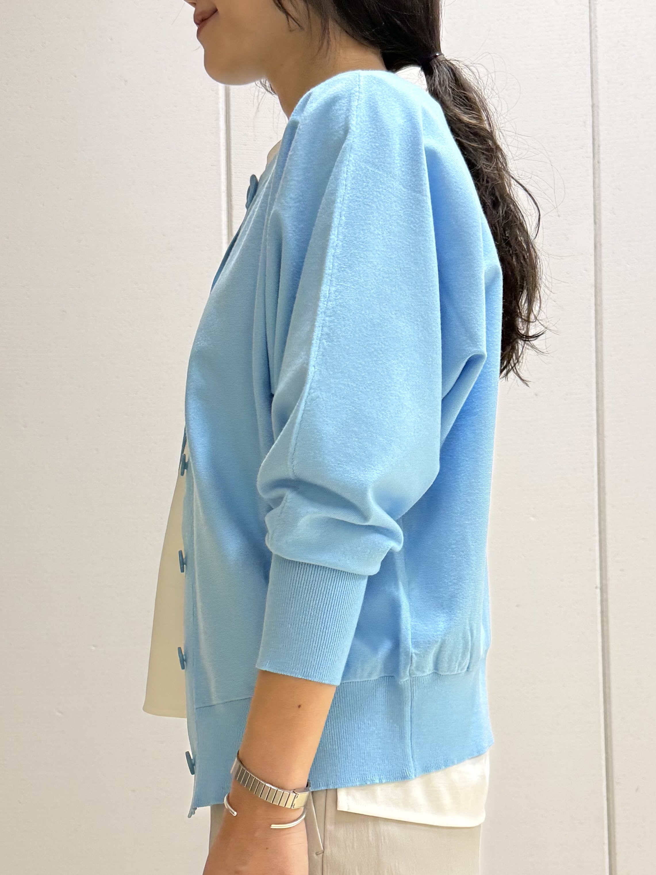 mamiさんの「INDIVI｜【抗菌防臭／消臭】上品光沢コットンTシャツ」を使ったコーディネート