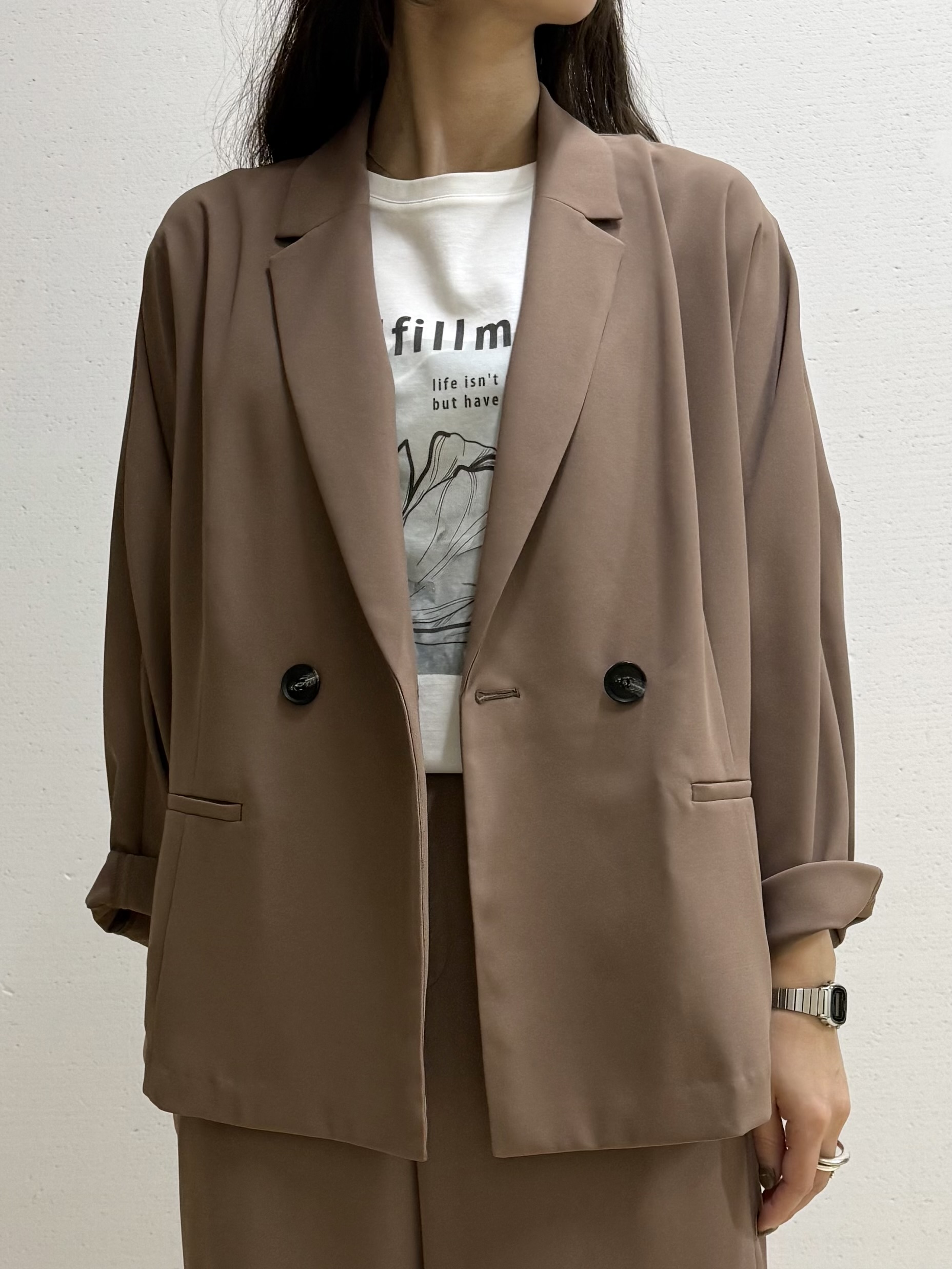 mamiさんの「INDIVI｜【さらに軽く軽快！／着る日傘】ドルマンダブルジャケット」を使ったコーディネート