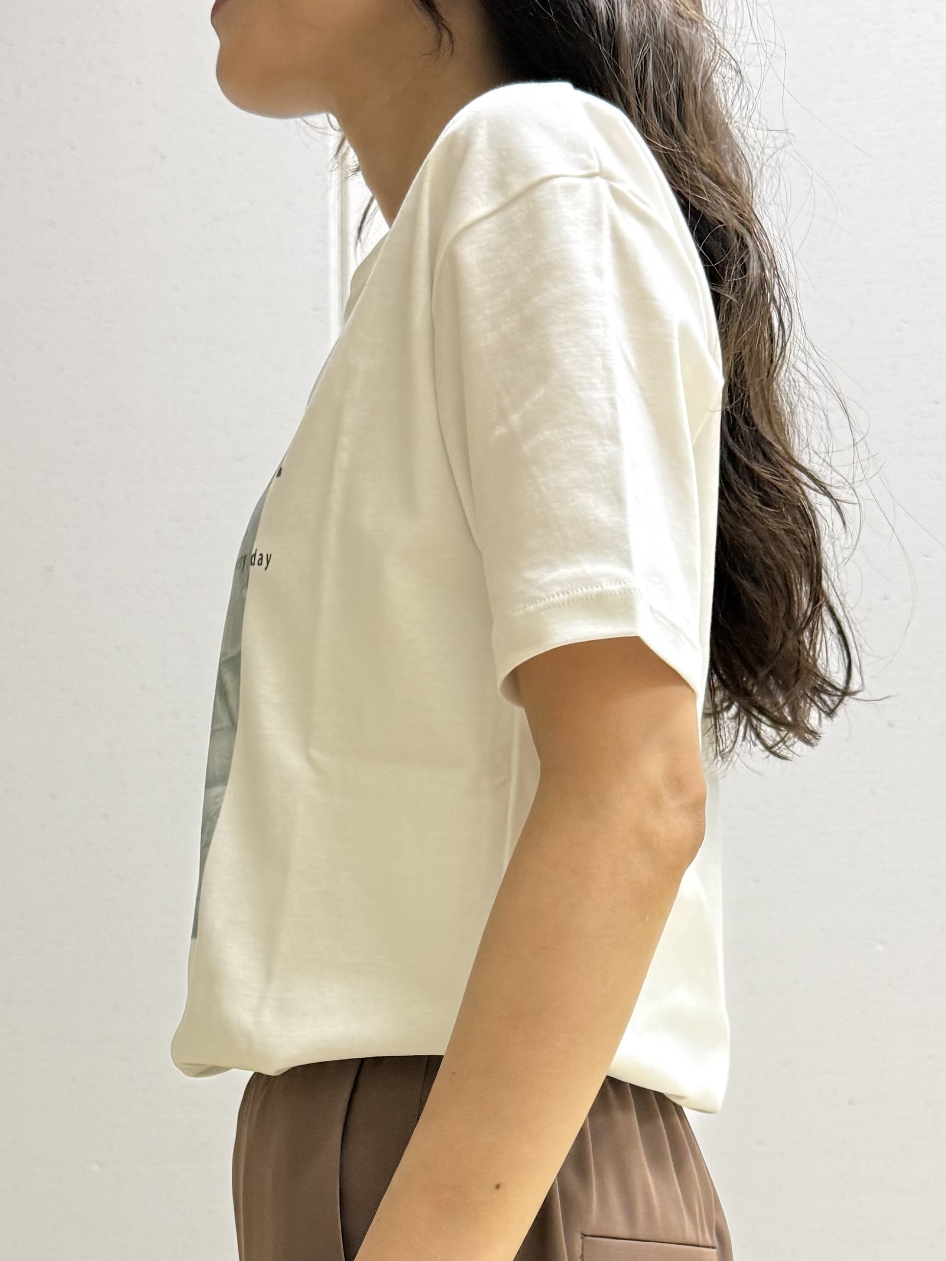 mamiさんの「INDIVI｜【UVケア／選べるグラフィック】スムースジャージTシャツ」を使ったコーディネート