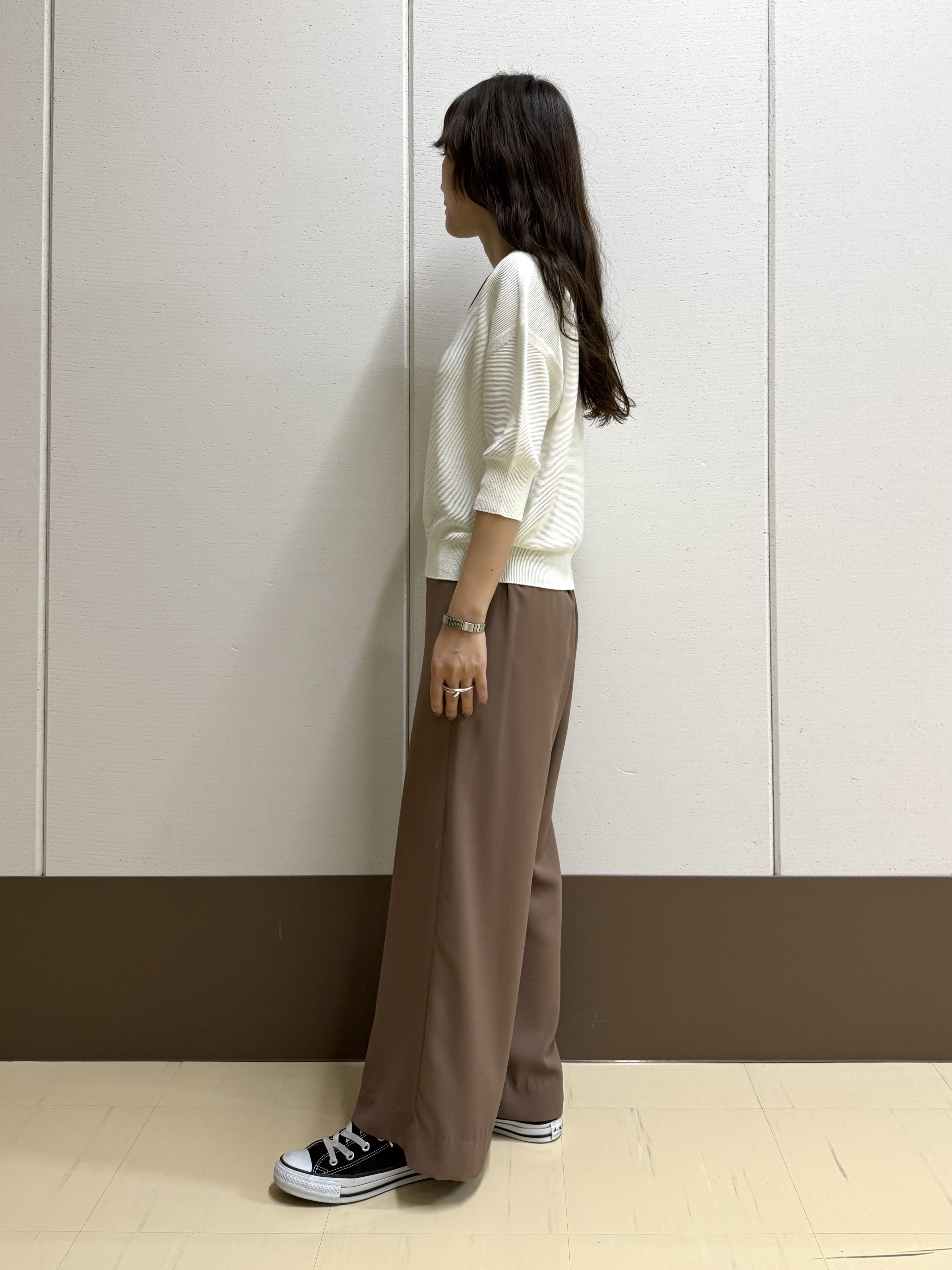 mamiさんの「INDIVI｜【洗える／ドライタッチ／和紙混】ガーター編みニット」を使ったコーディネート