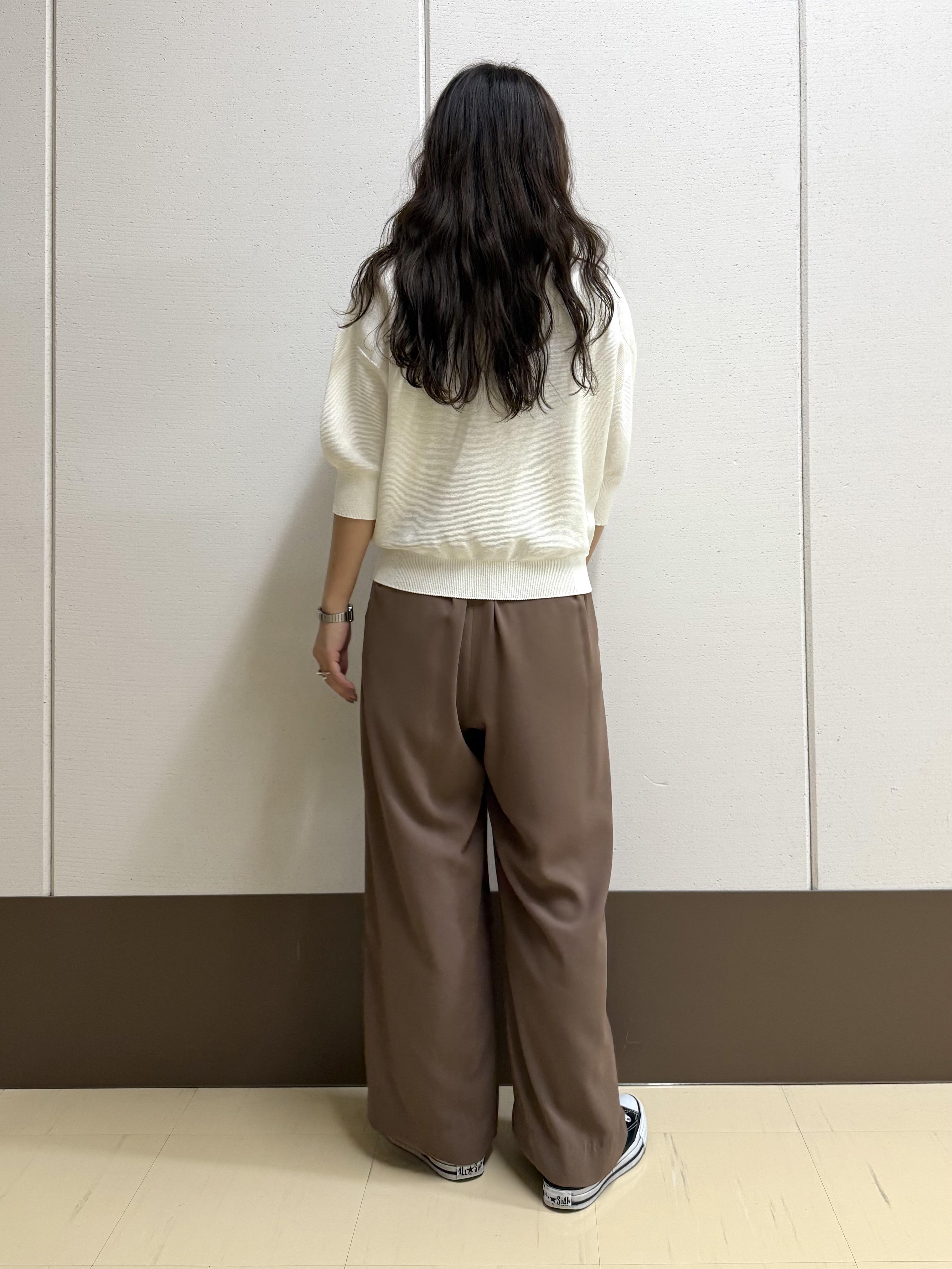 mamiさんの「INDIVI｜【洗える／ドライタッチ／和紙混】ガーター編みニット」を使ったコーディネート
