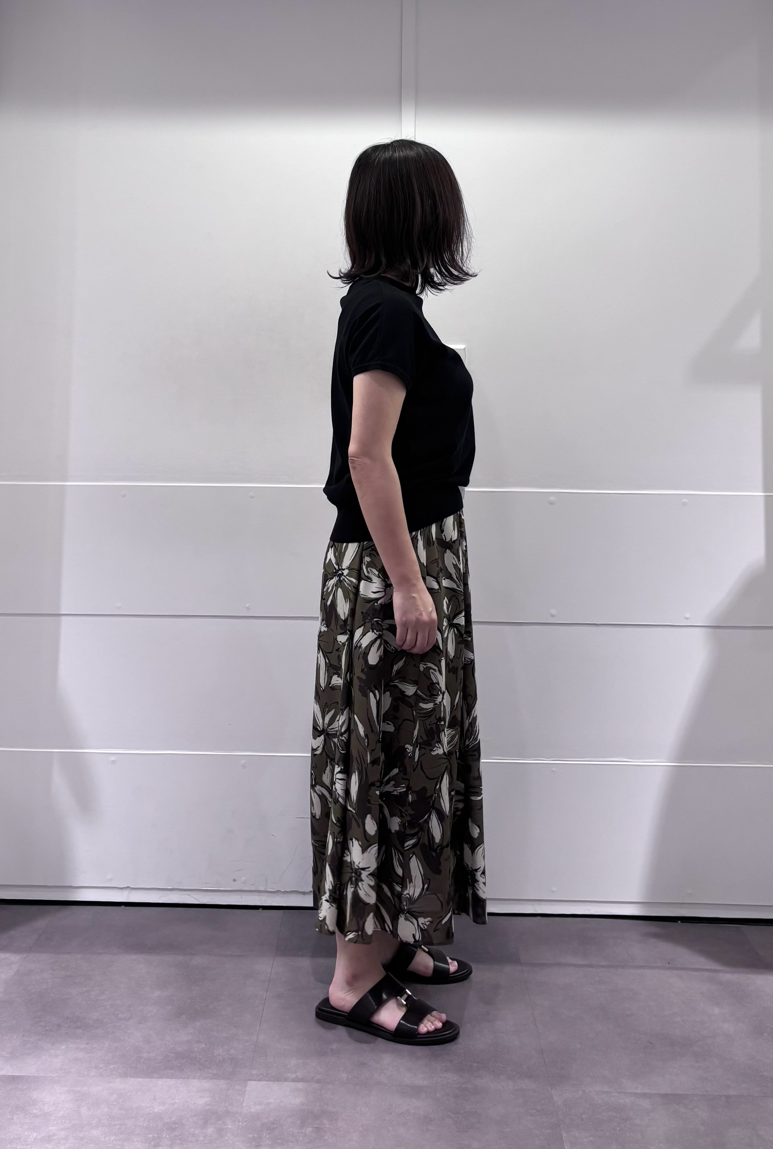 TOKOさんの「UNTITLED｜【後ろウエストゴム/洗える】フラワープリントスカート」を使ったコーディネート