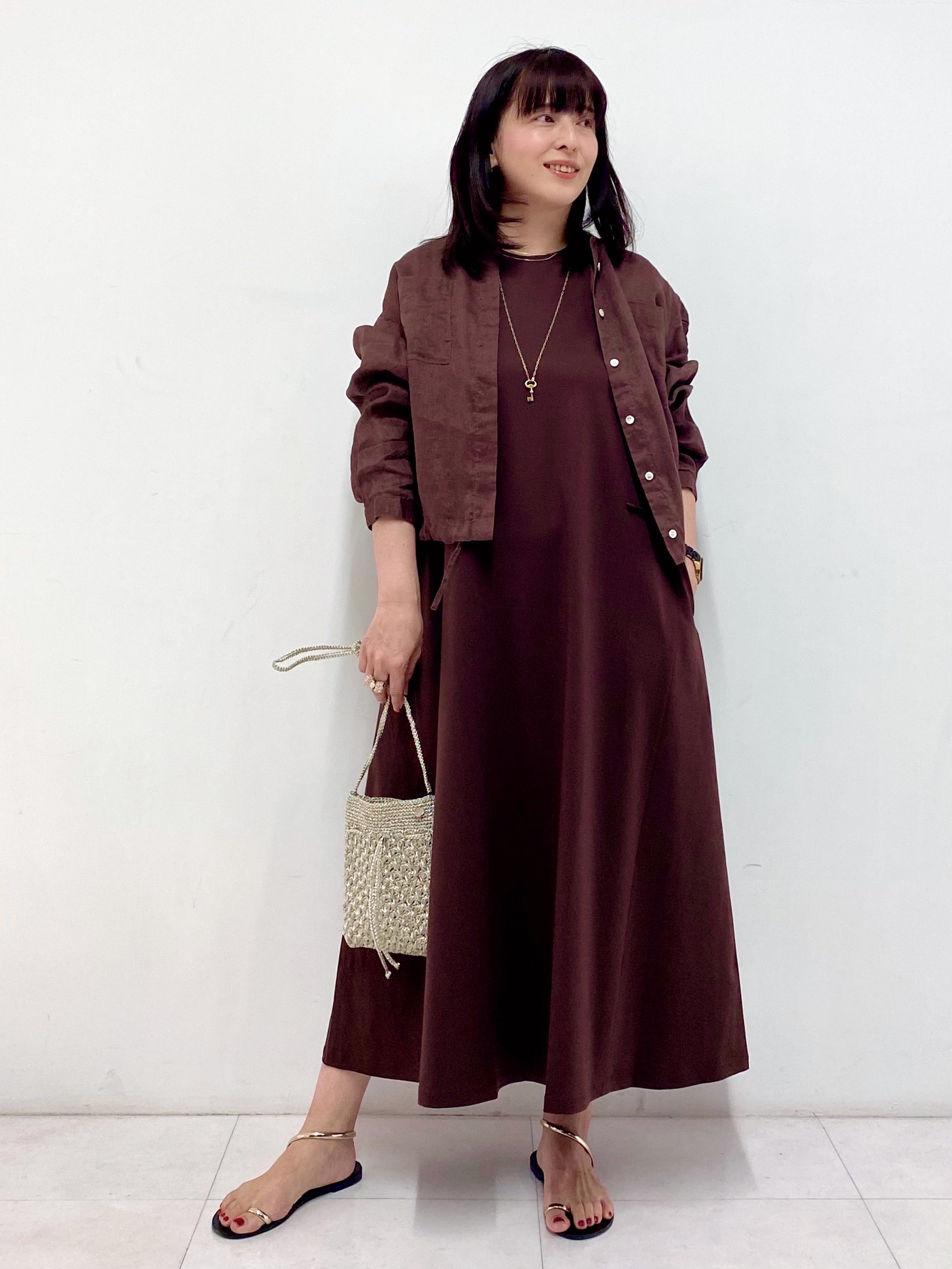 Sawaguchiさんの「DRESSTERIOR｜【2WAY/羽織にも】ウォッシャブルリネン ドロストシャツ」を使ったコーディネート