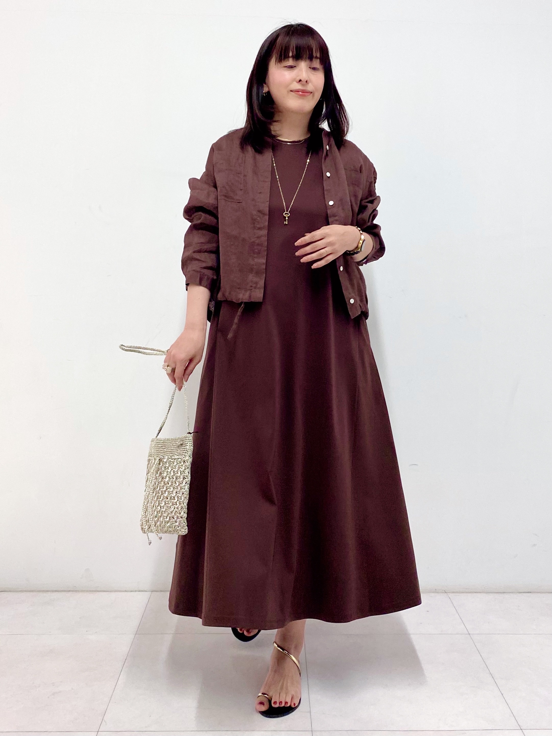 Sawaguchiさんの「DRESSTERIOR｜【2WAY/羽織にも】ウォッシャブルリネン ドロストシャツ」を使ったコーディネート
