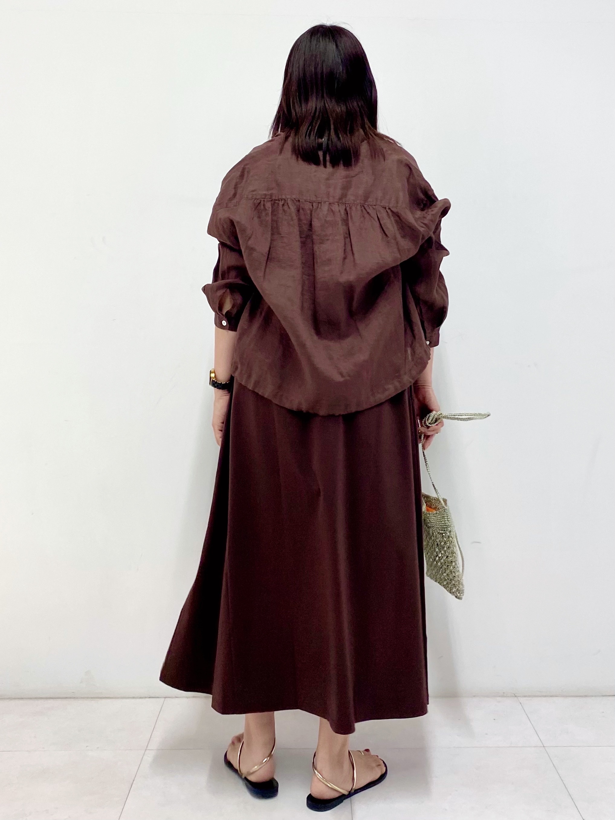 Sawaguchiさんの「DRESSTERIOR｜【2WAY/羽織にも】ウォッシャブルリネン ドロストシャツ」を使ったコーディネート