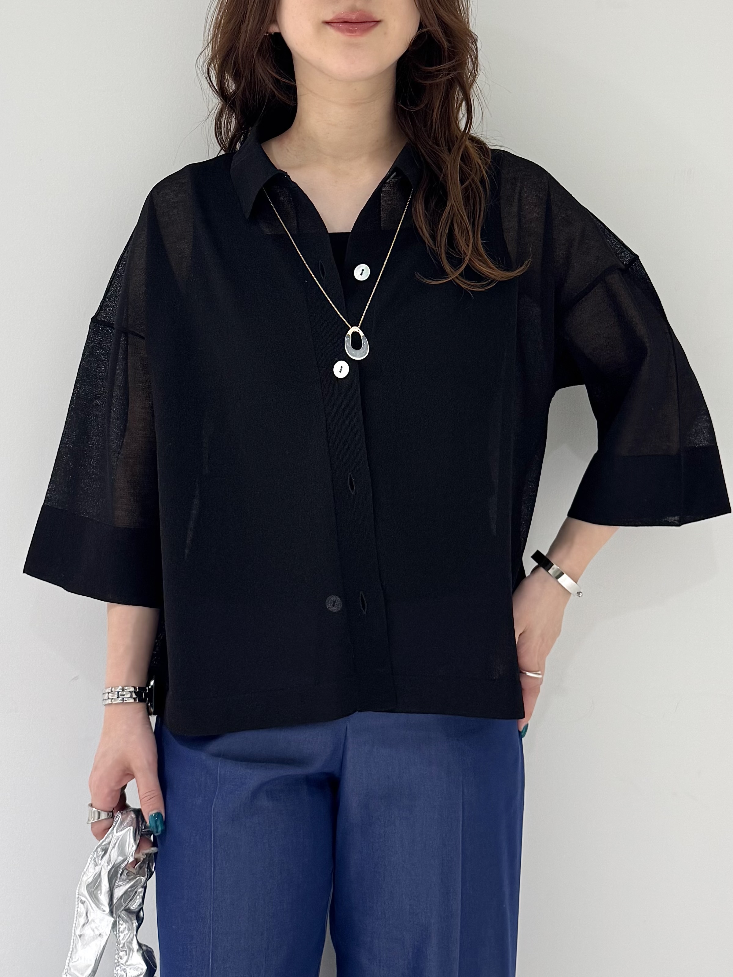 そんさんの「INDIVI｜【洗える／シアー】衿付きシャツライクニットカーディガン」を使ったコーディネート