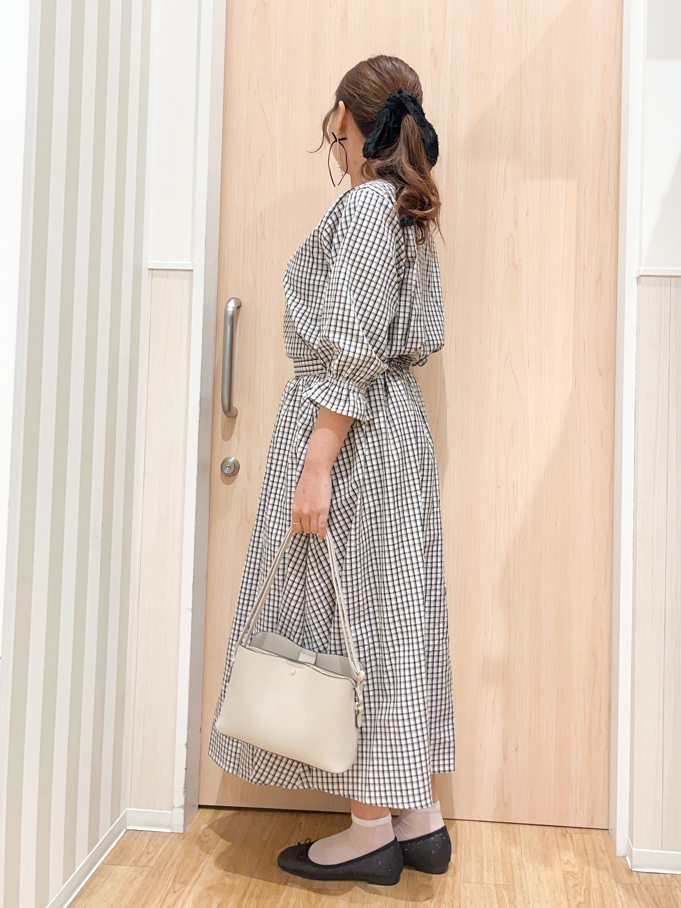natsumiさんの「SHOO･LA･RUE｜【セットアップ可/洗濯機可】上品チェックが好印象 ゆるさら6分袖ブラウス」を使ったコーディネート
