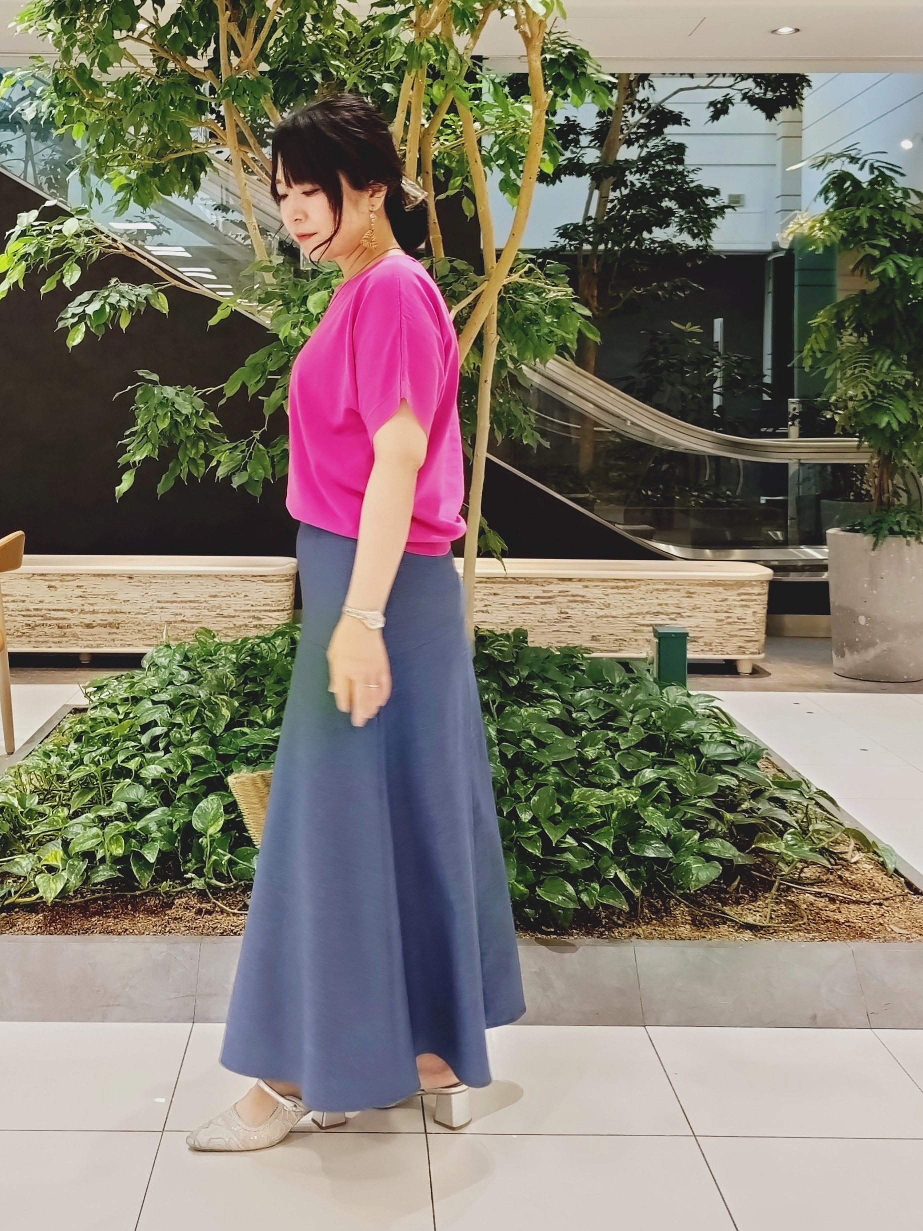 TOMOMIさんの「INDIVI｜【洗える／コットン】ドライタッチさらりニットT」を使ったコーディネート