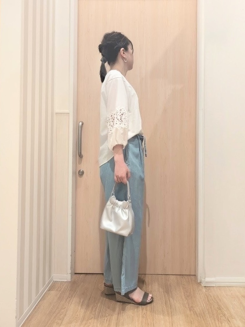 あさんの「SHOO･LA･RUE｜【洗濯機可/7分袖】インせず着られる 透かし編み柄が上品な レース切替シャツ」を使ったコーディネート