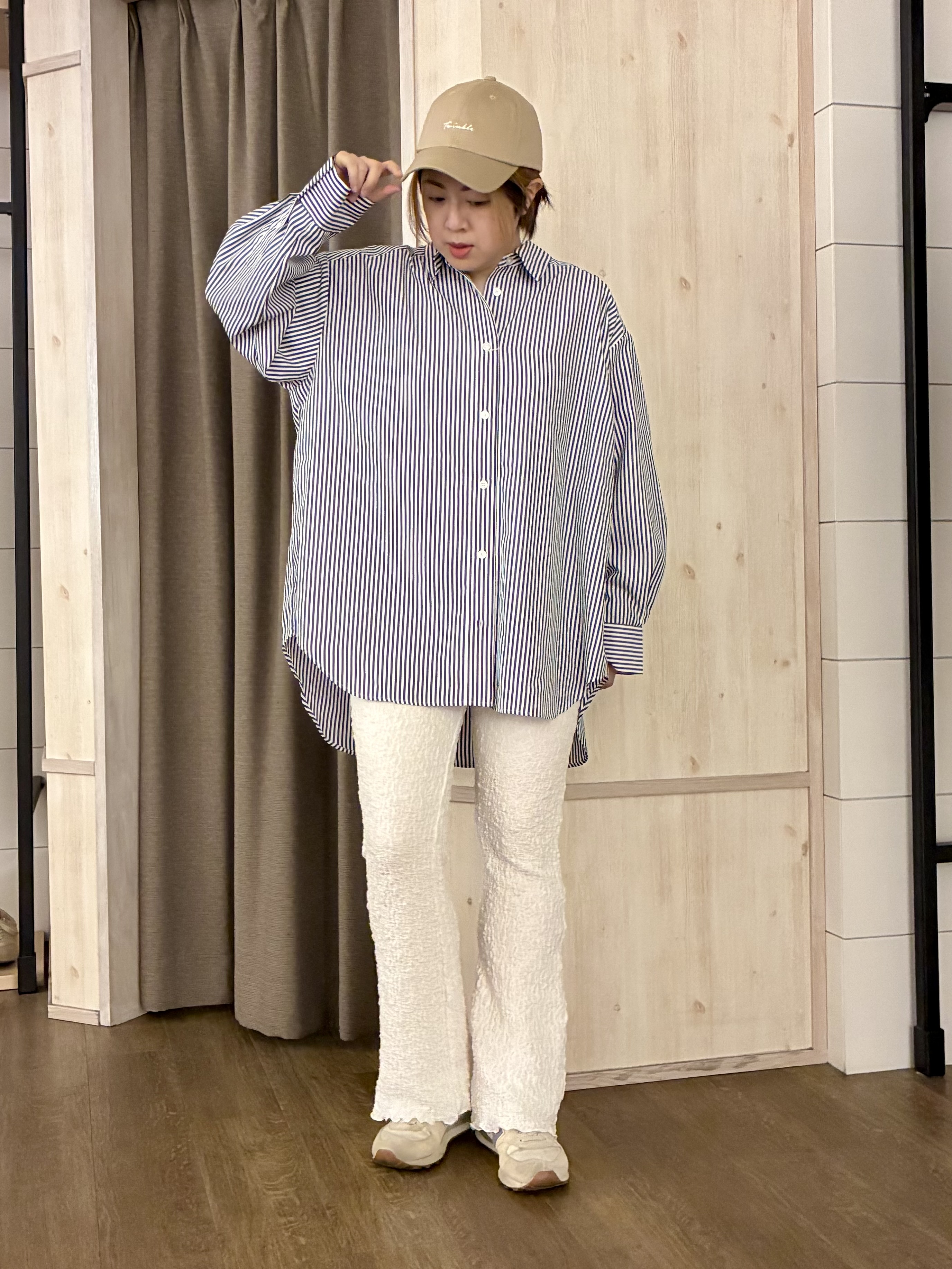 aiさんの「THE SHOP TK｜ゆったりシルエットで体型カバー ロングシャツ」を使ったコーディネート