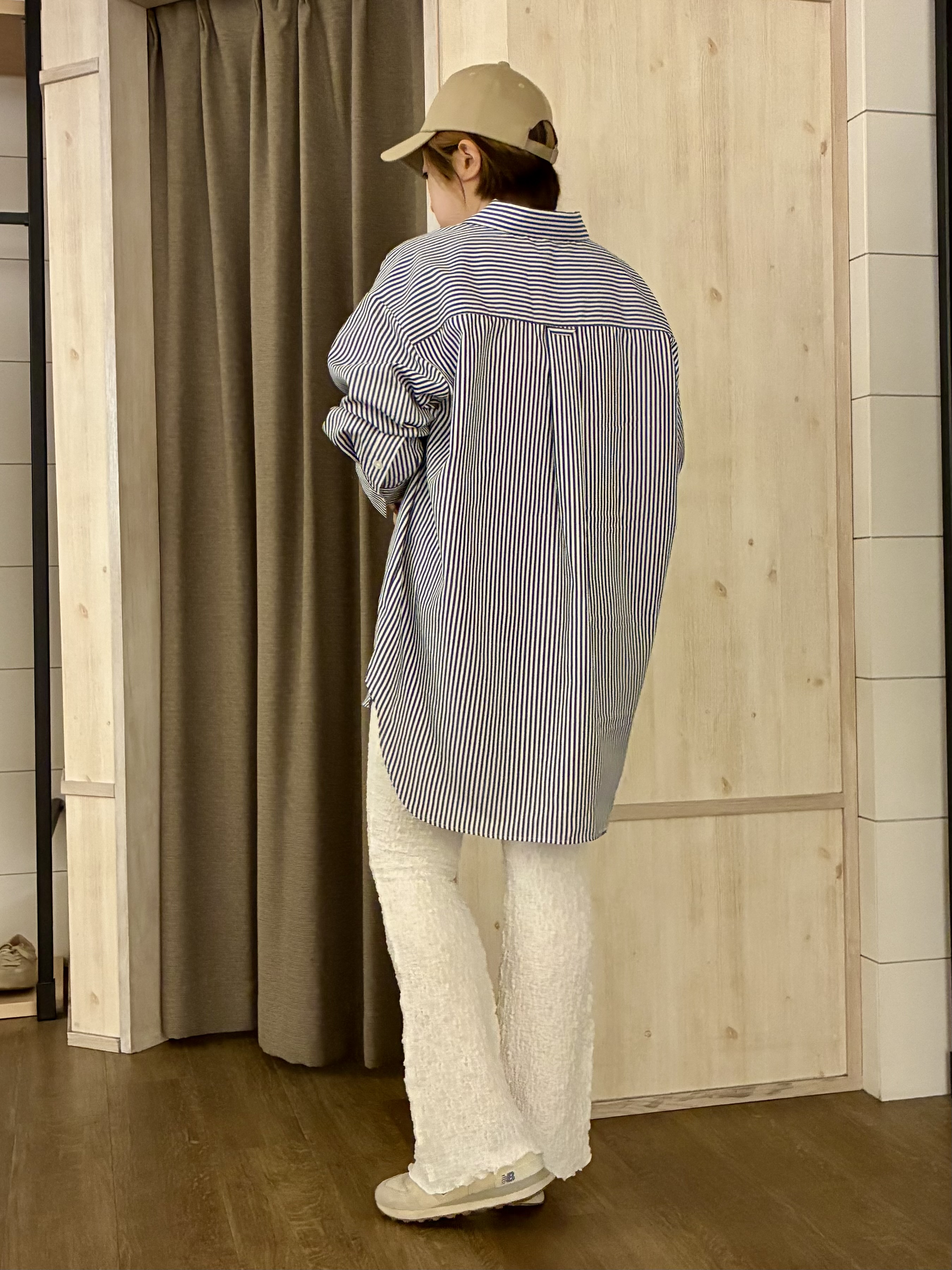 aiさんの「THE SHOP TK｜ゆったりシルエットで体型カバー ロングシャツ」を使ったコーディネート