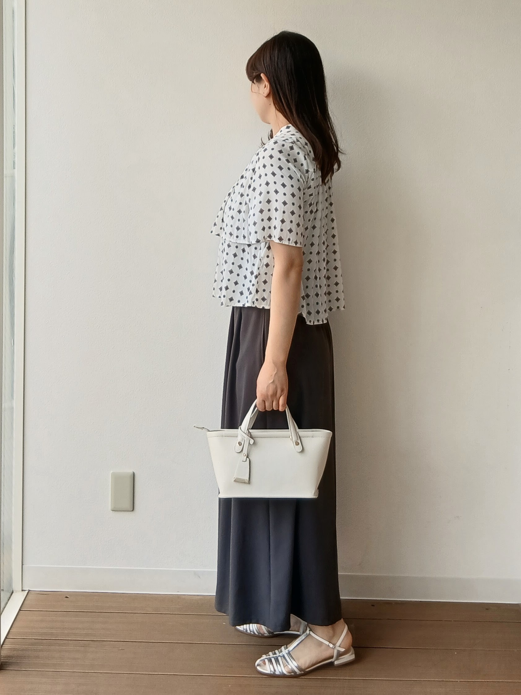 なみきさんの「UNTITLED｜【洗える/きれいめ柄】コモンプリントブラウス」を使ったコーディネート